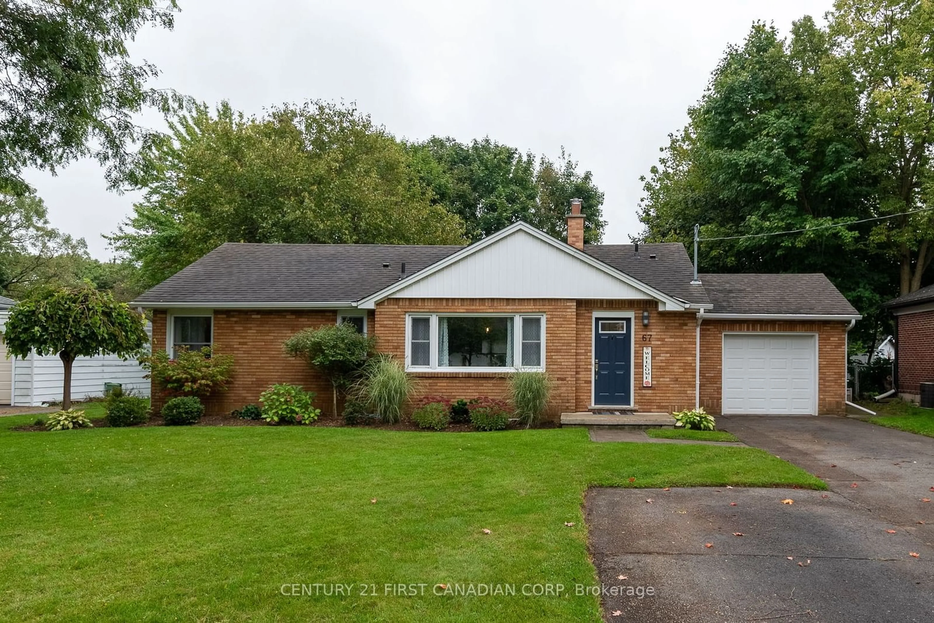 Frontside or backside of a home, cottage for 67 Broadway Ave, London Ontario N6P 1A9