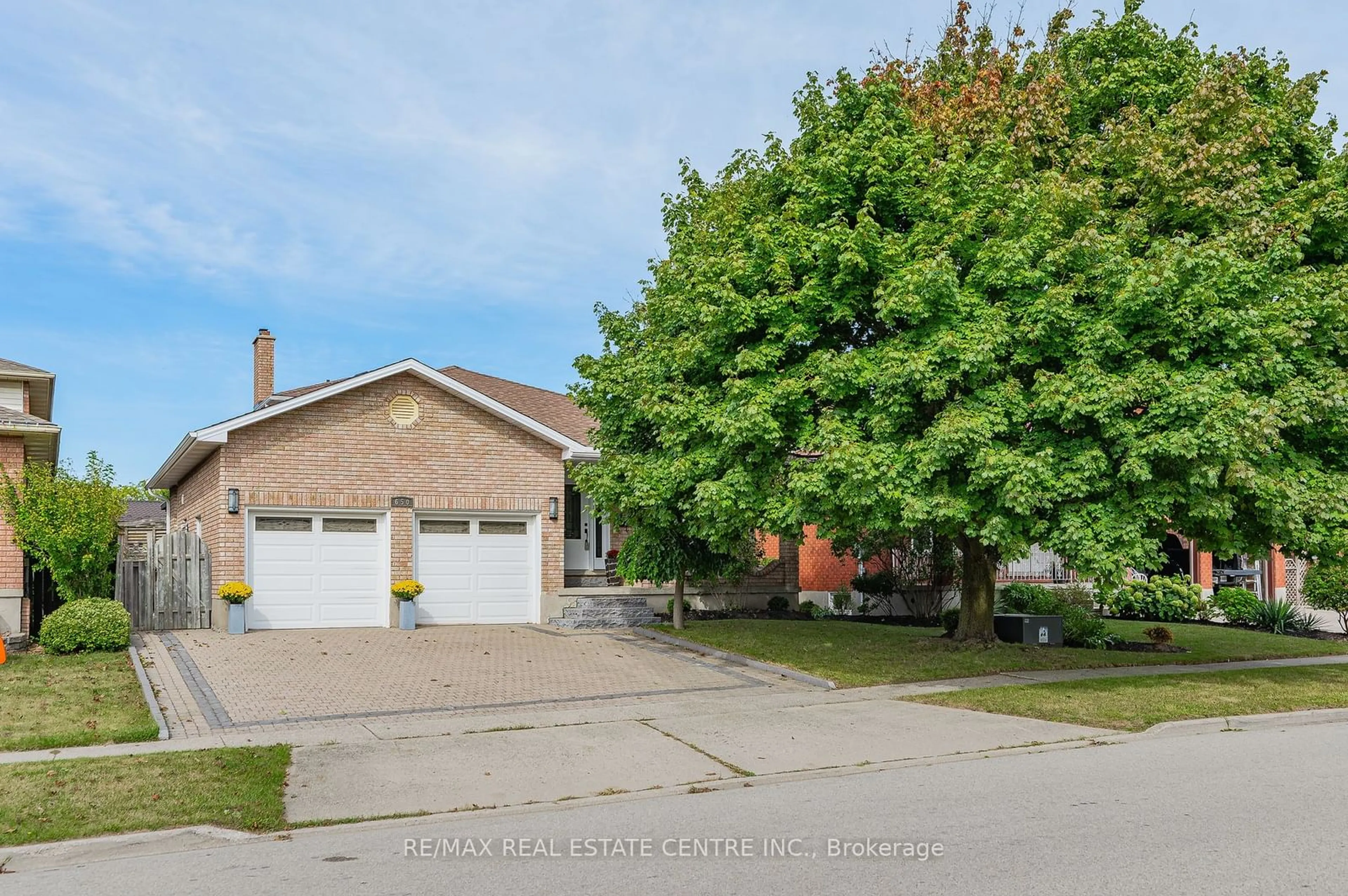 Frontside or backside of a home for 650 Champlain Blvd, Cambridge Ontario N1R 7Z7