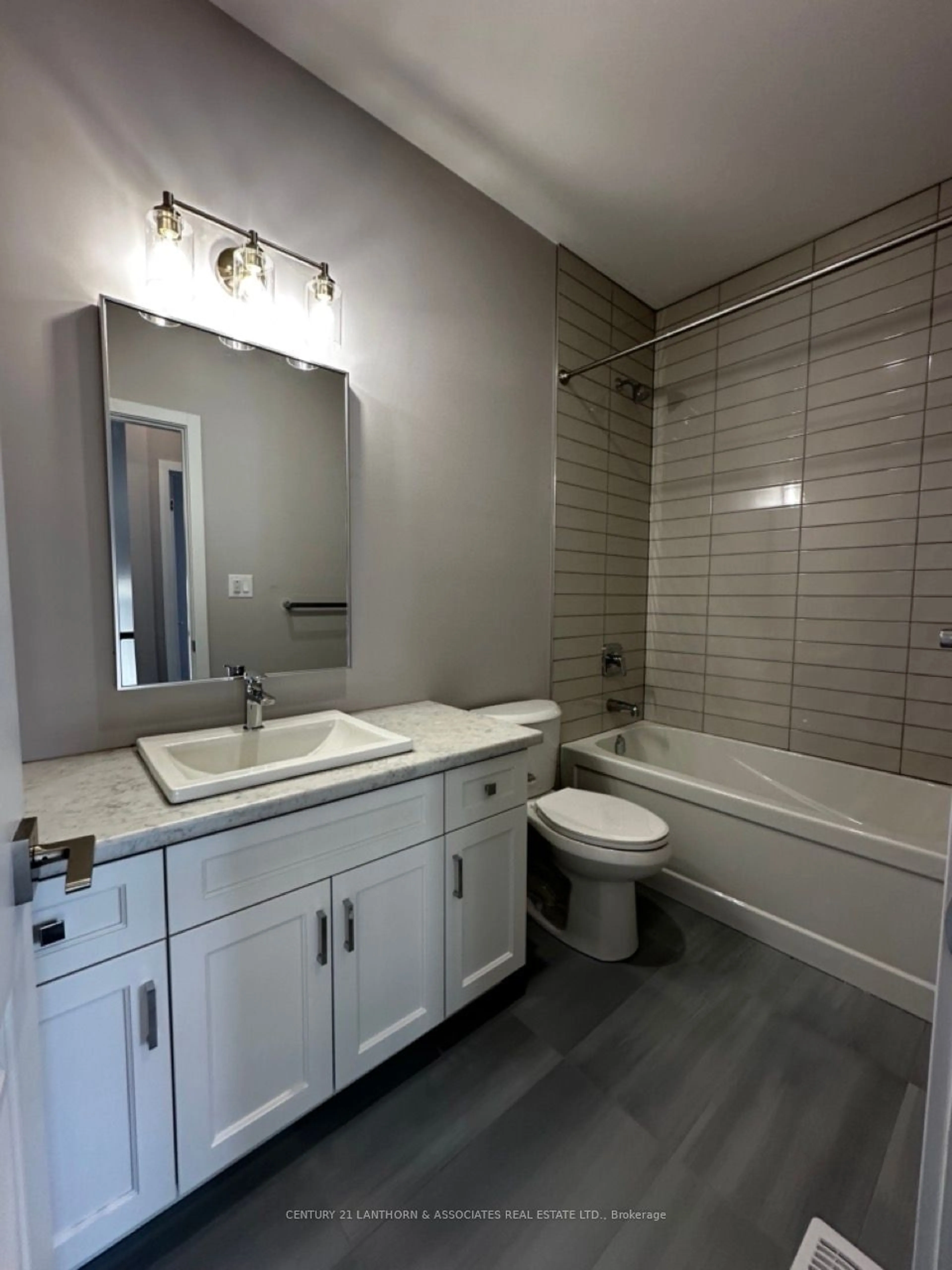 Bathroom, ceramic floors for 44 Summit Cres, Belleville Ontario K8N 2X2