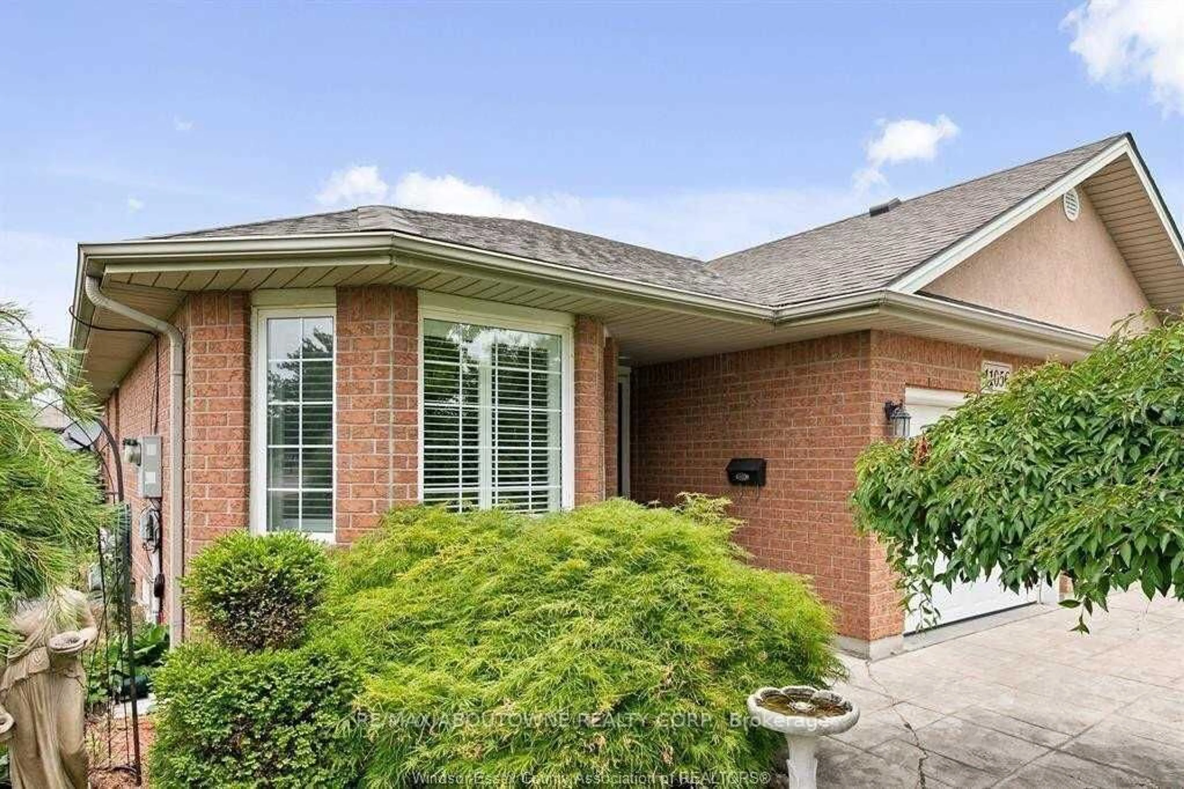 Home with brick exterior material for 11056 Firgrove Dr, Windsor Ontario N8P 1M4