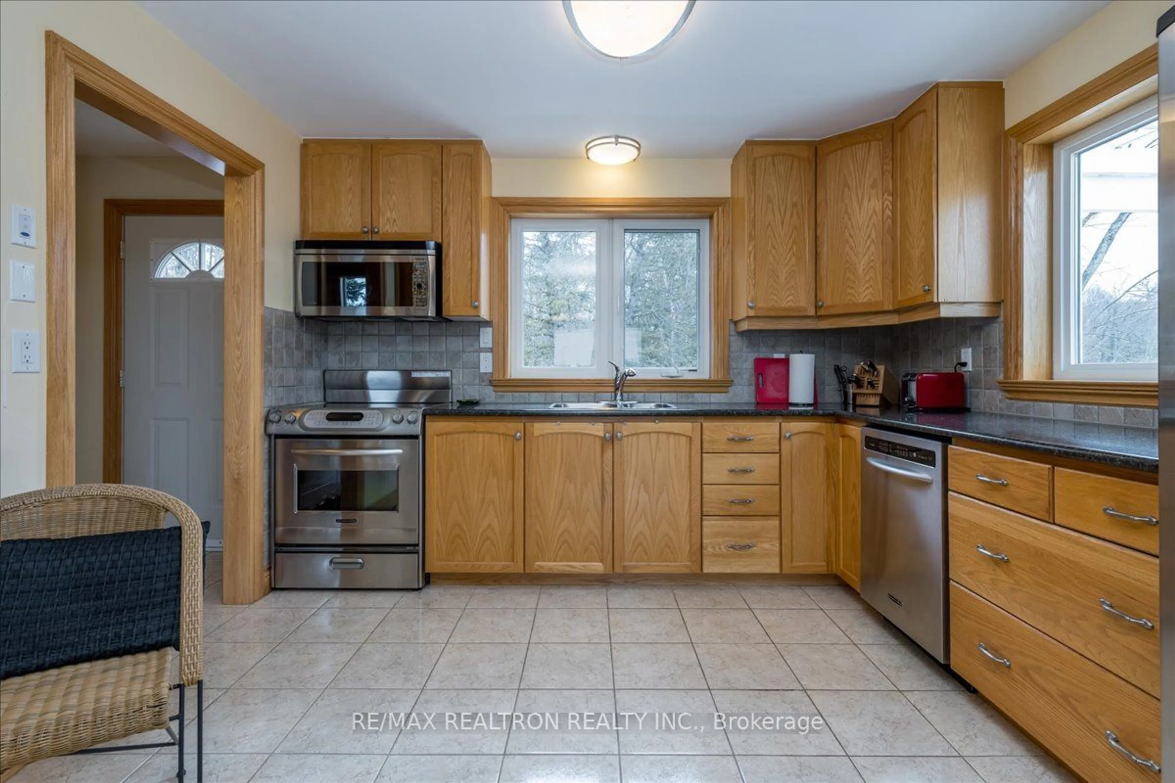 Standard kitchen, wood floors, cottage for 1139 River Lane, Gravenhurst Ontario P0E 1G0