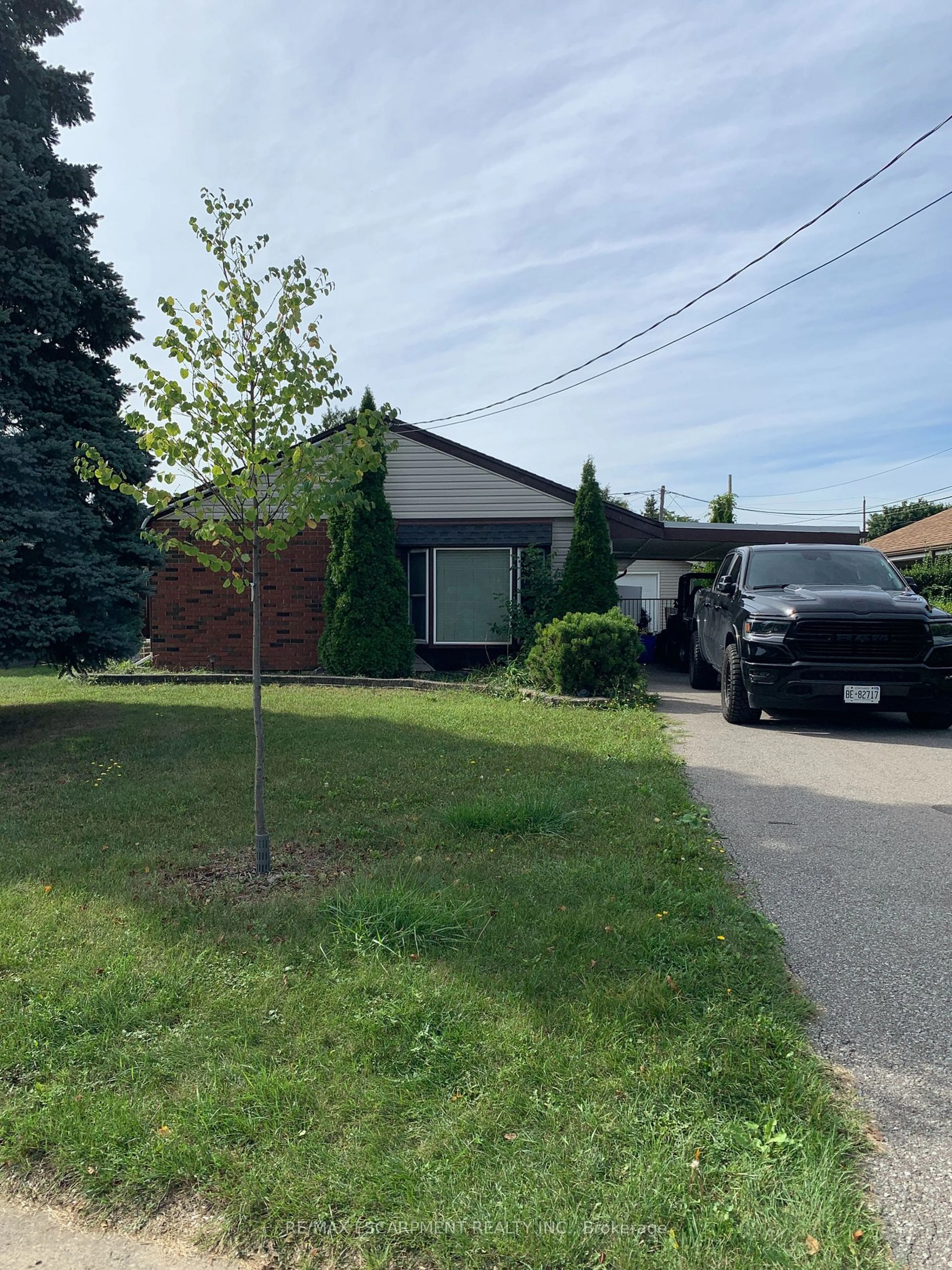 Frontside or backside of a home, the street view for 86 Shadyside Ave, Hamilton Ontario L8V 3E5