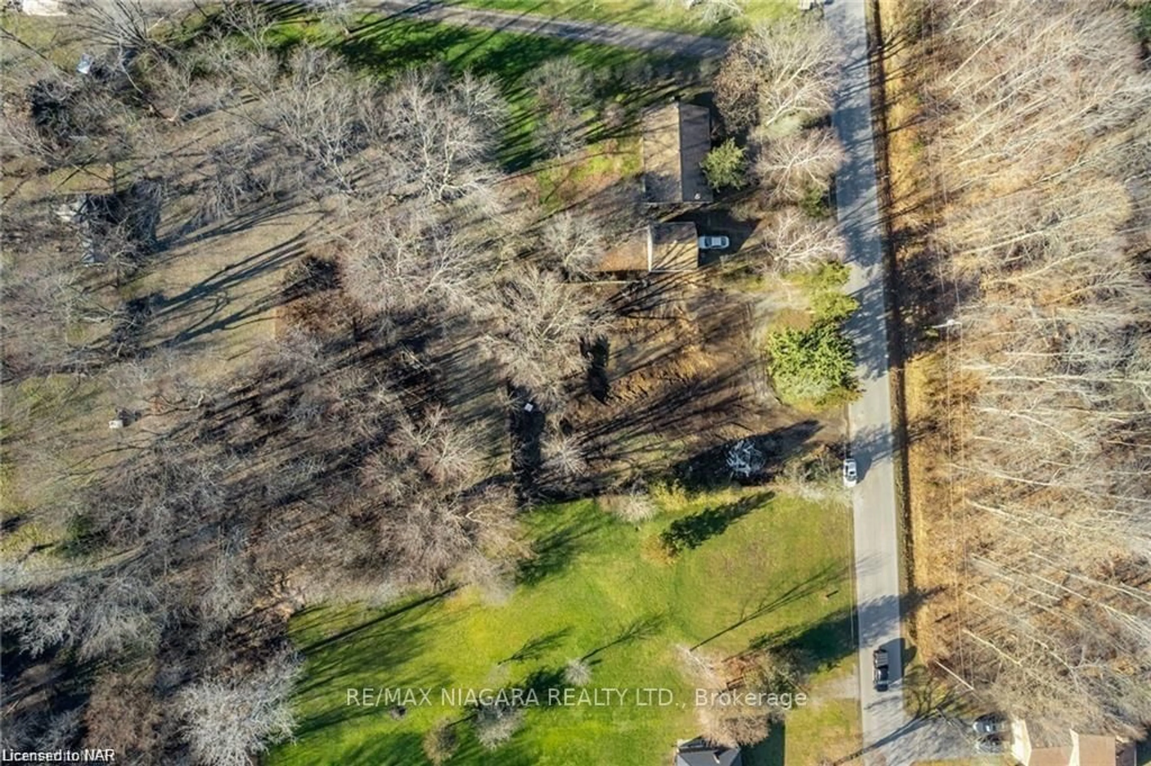 Frontside or backside of a home, the street view for 96 SUMBLER Rd, Pelham Ontario L0S 1C0