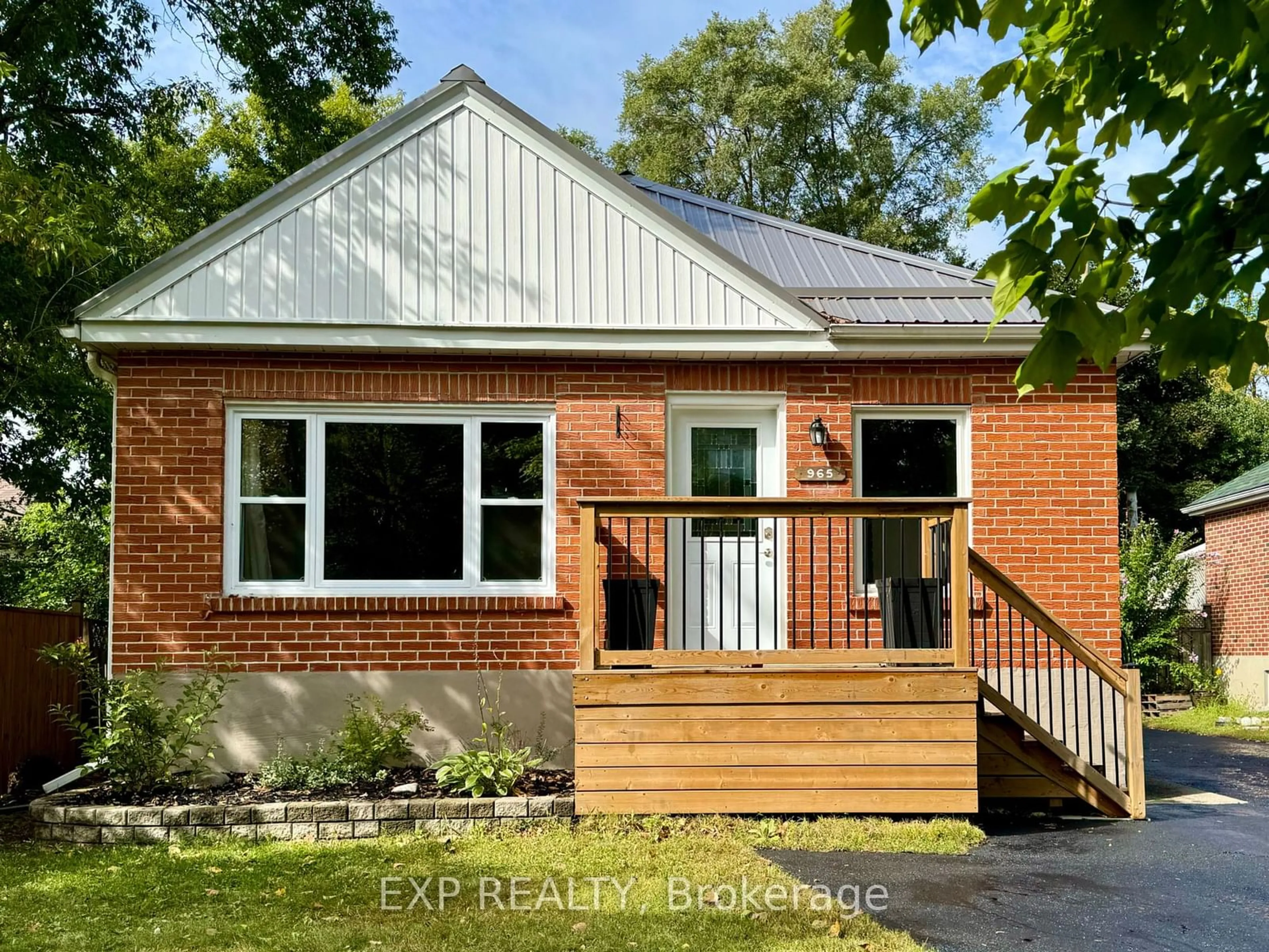 Home with brick exterior material for 965 Noble Pl, Peterborough Ontario K9J 5P5