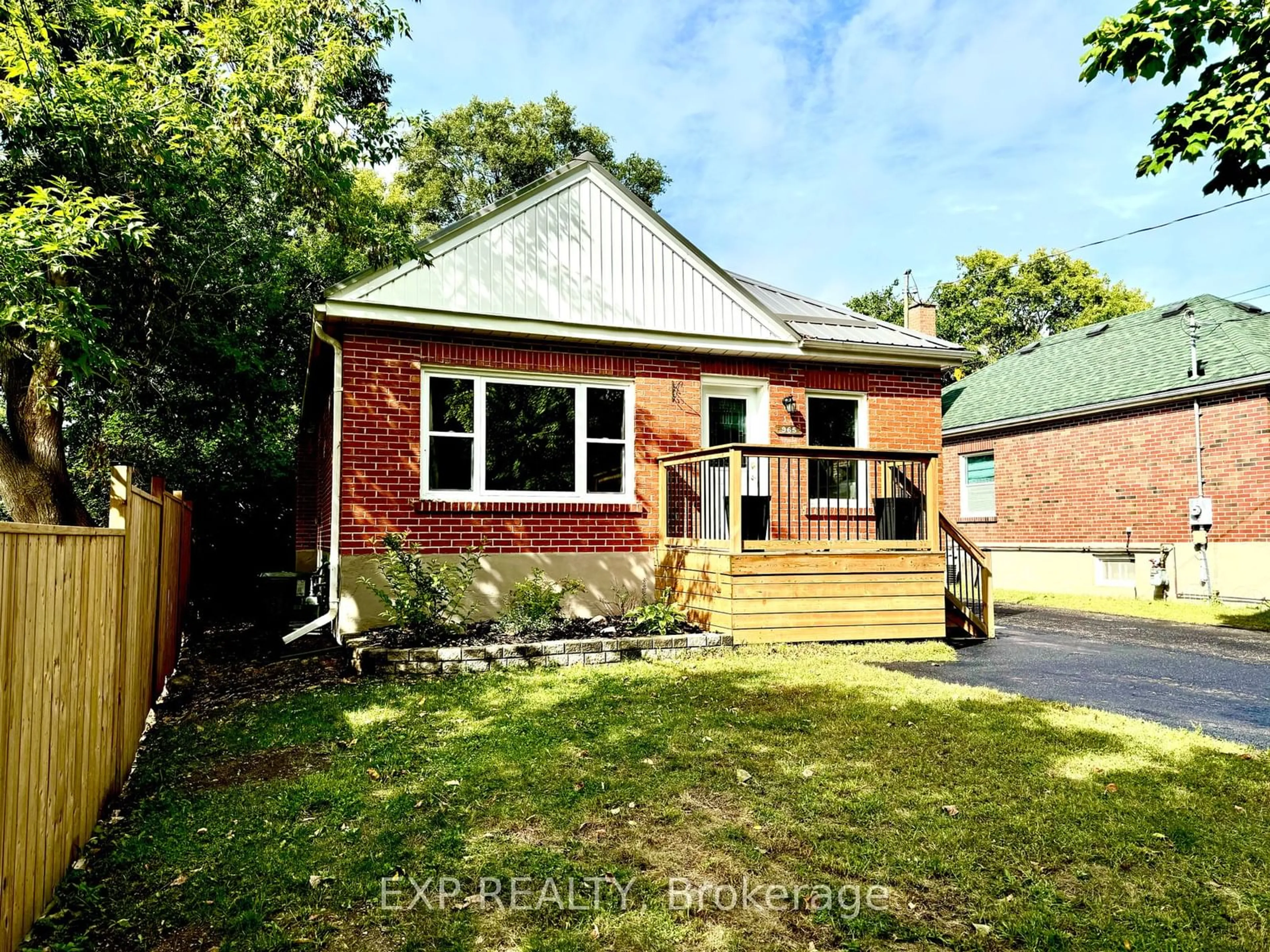 Frontside or backside of a home, cottage for 965 Noble Pl, Peterborough Ontario K9J 5P5