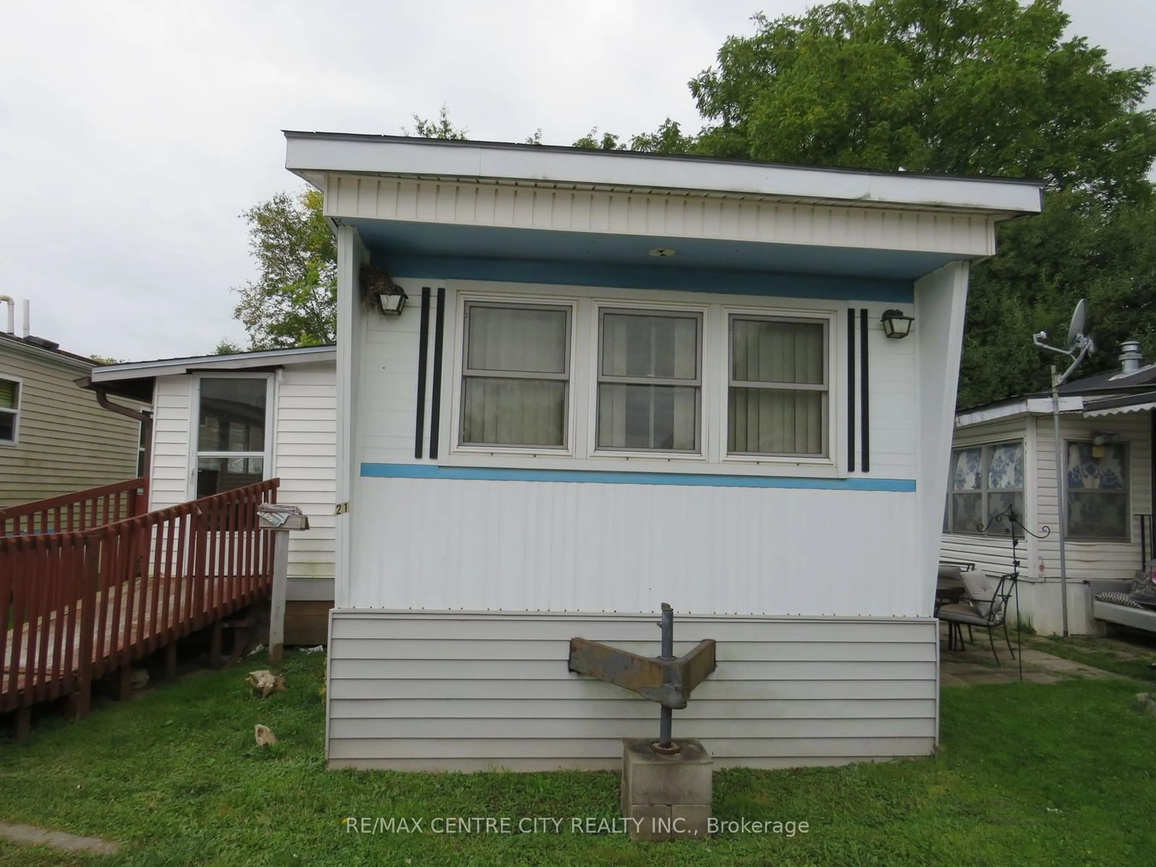 Shed for 2189 Dundas St #21, London Ontario N5V 1H3