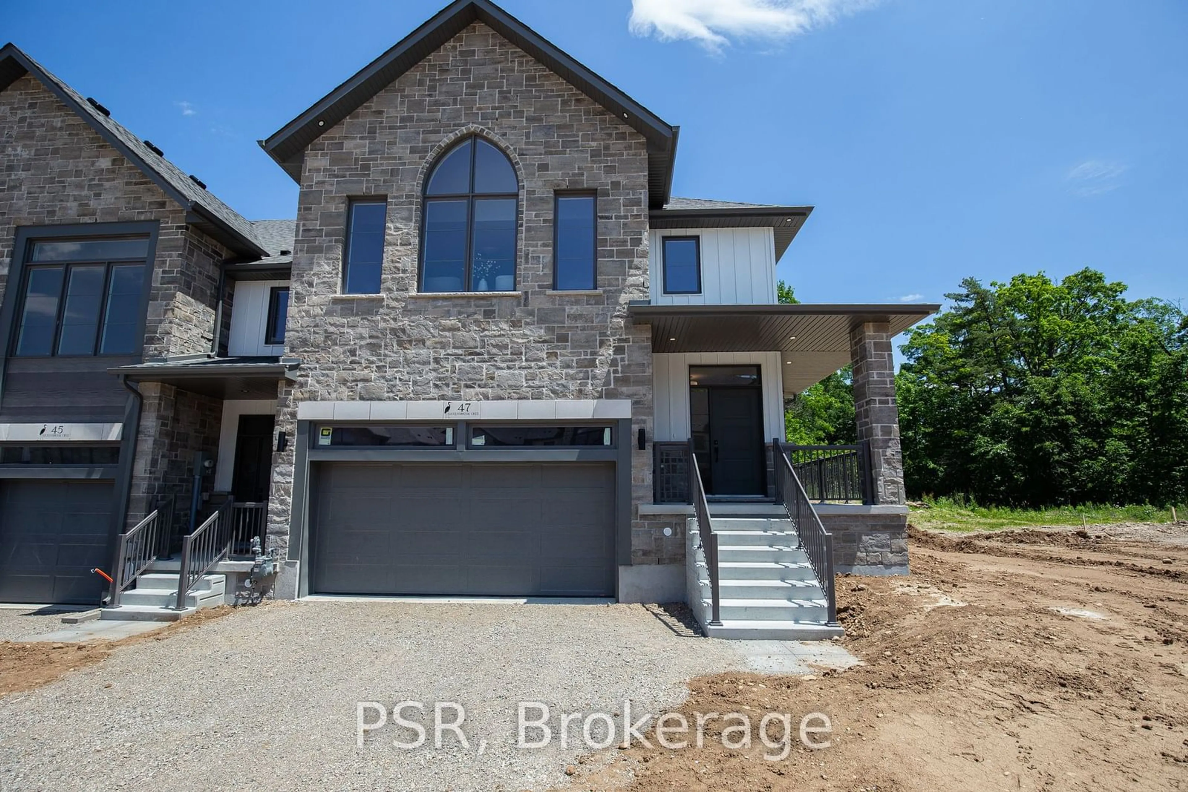 Frontside or backside of a home, the street view for 47 Queensbrook Cres, Cambridge Ontario N1S 0E5