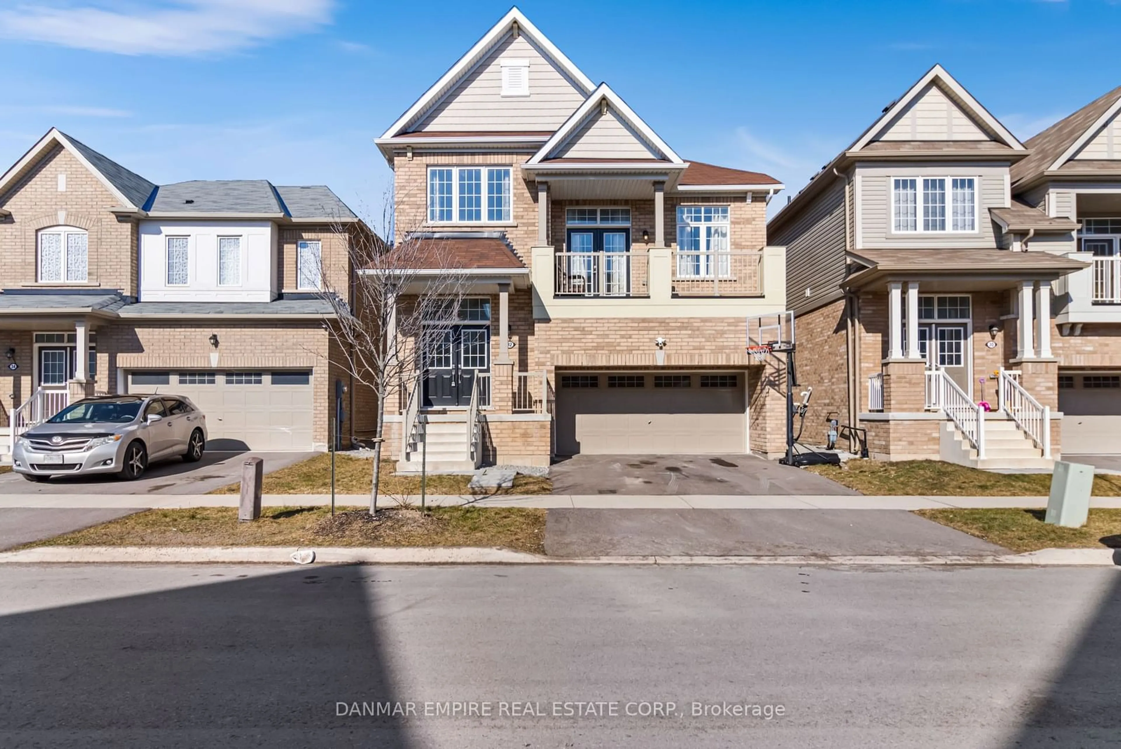 Frontside or backside of a home for 32 Doreen Dr, Thorold Ontario L3B 5N5