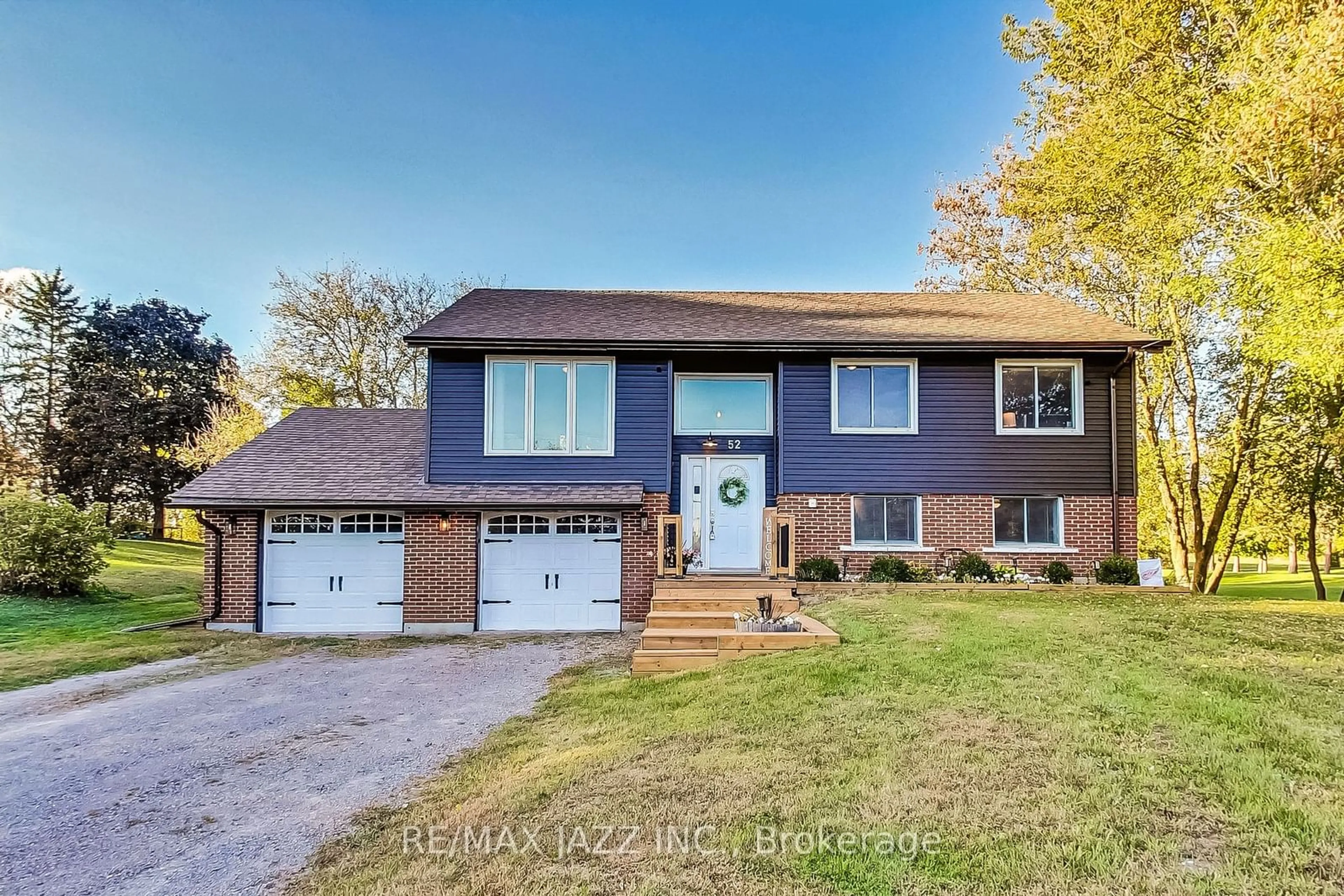 Frontside or backside of a home for 52 King St, Kawartha Lakes Ontario K0M 2T0