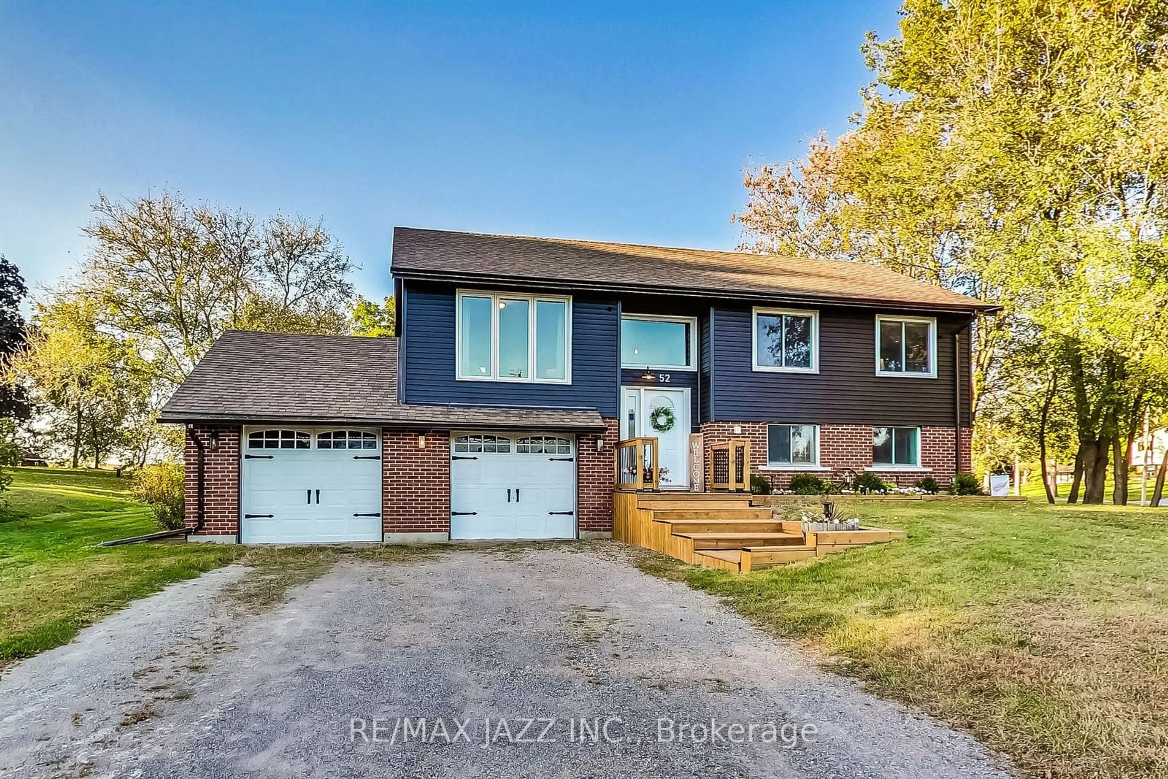 Frontside or backside of a home for 52 King St, Kawartha Lakes Ontario K0M 2T0