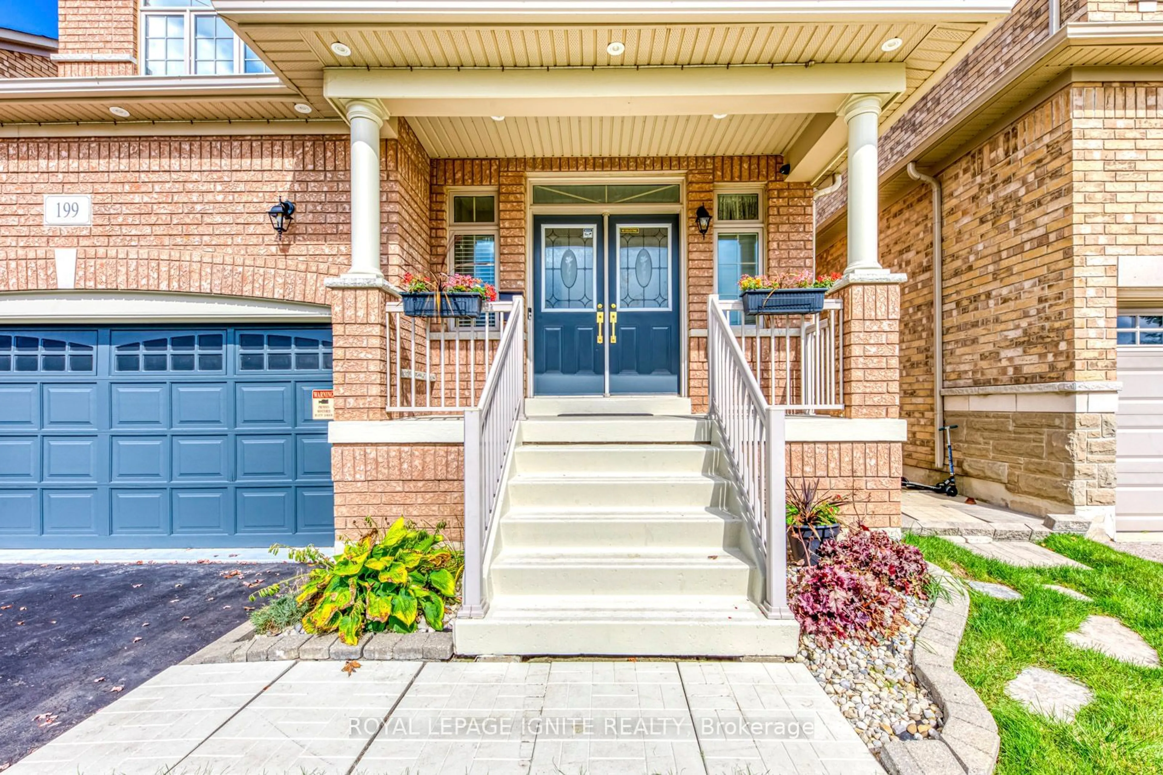 Home with brick exterior material for 199 Mcknight Ave, Hamilton Ontario L8B 0R4