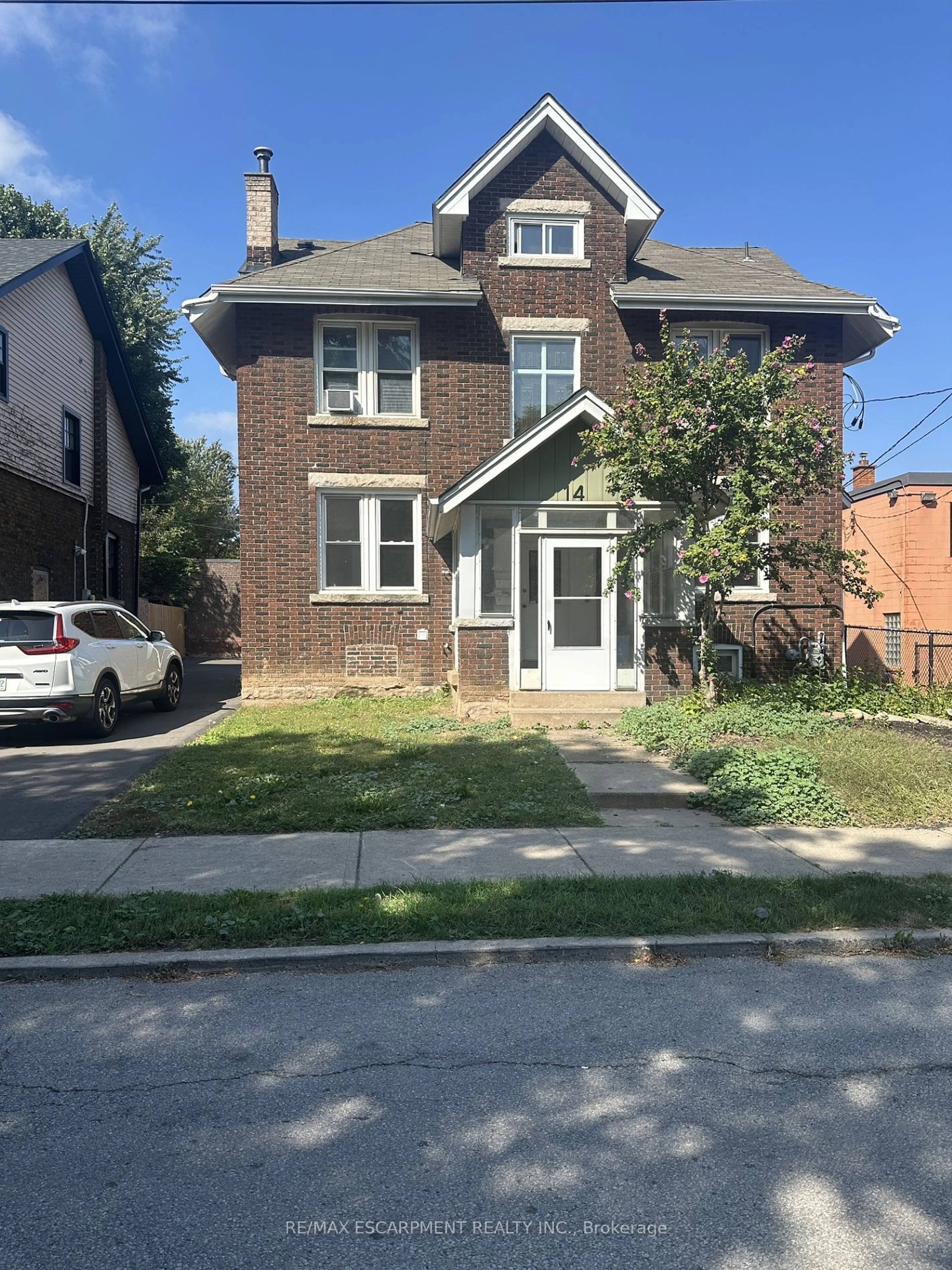 Frontside or backside of a home for 14 BURRIS St, Hamilton Ontario L8M 2J2