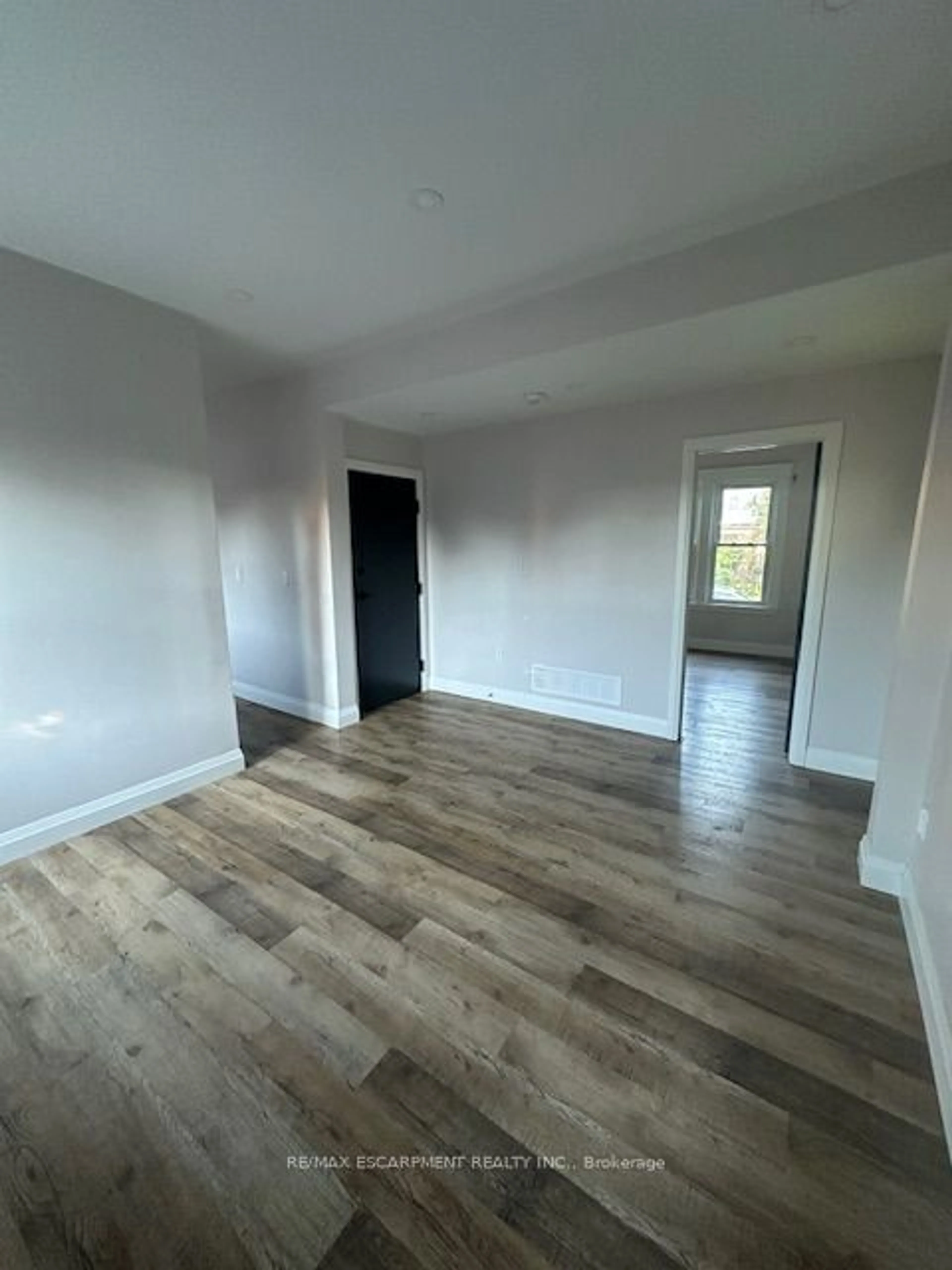 A pic of a room for 14 BURRIS St, Hamilton Ontario L8M 2J2