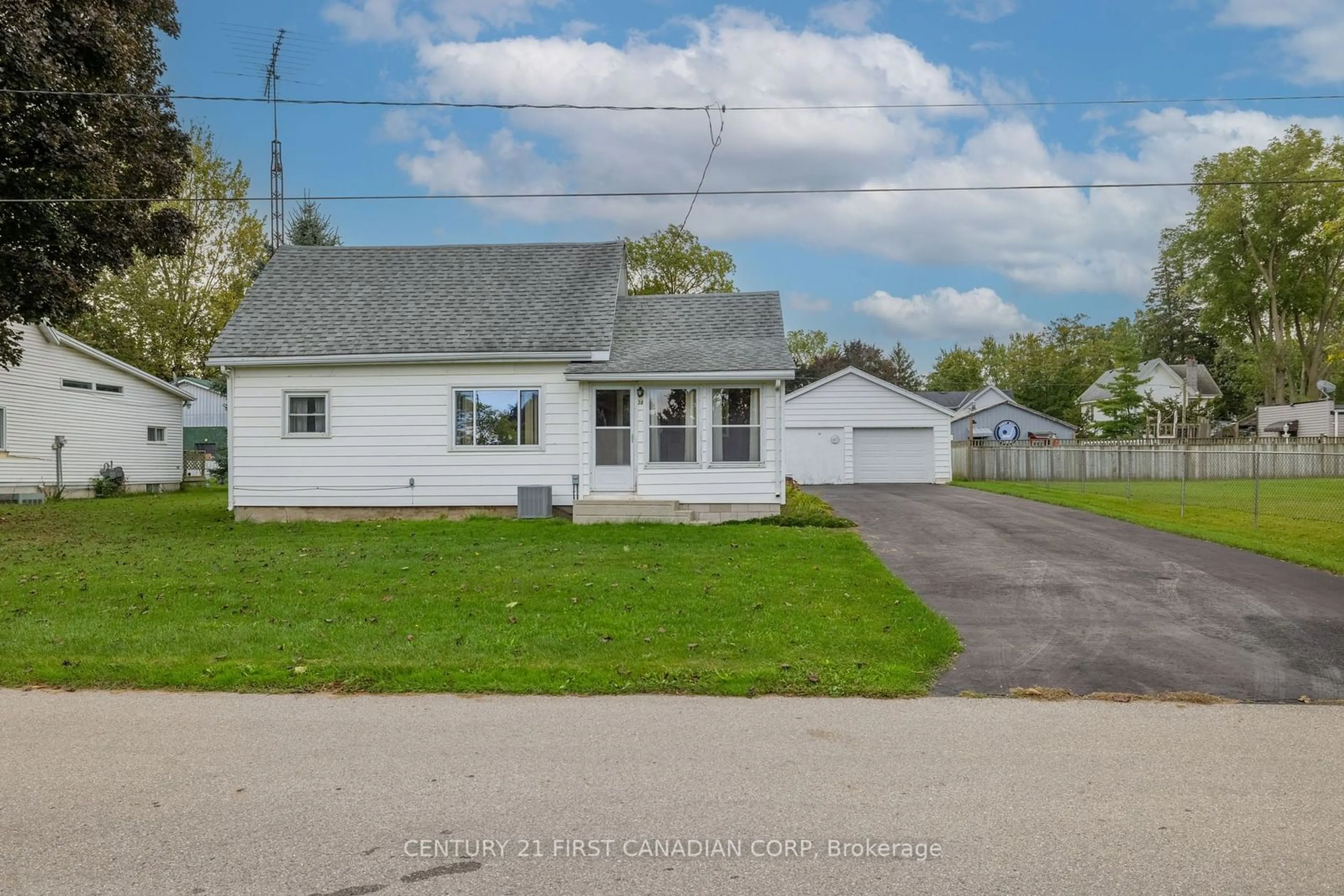 Frontside or backside of a home for 38 York St, Chatham-Kent Ontario N0P 2C0