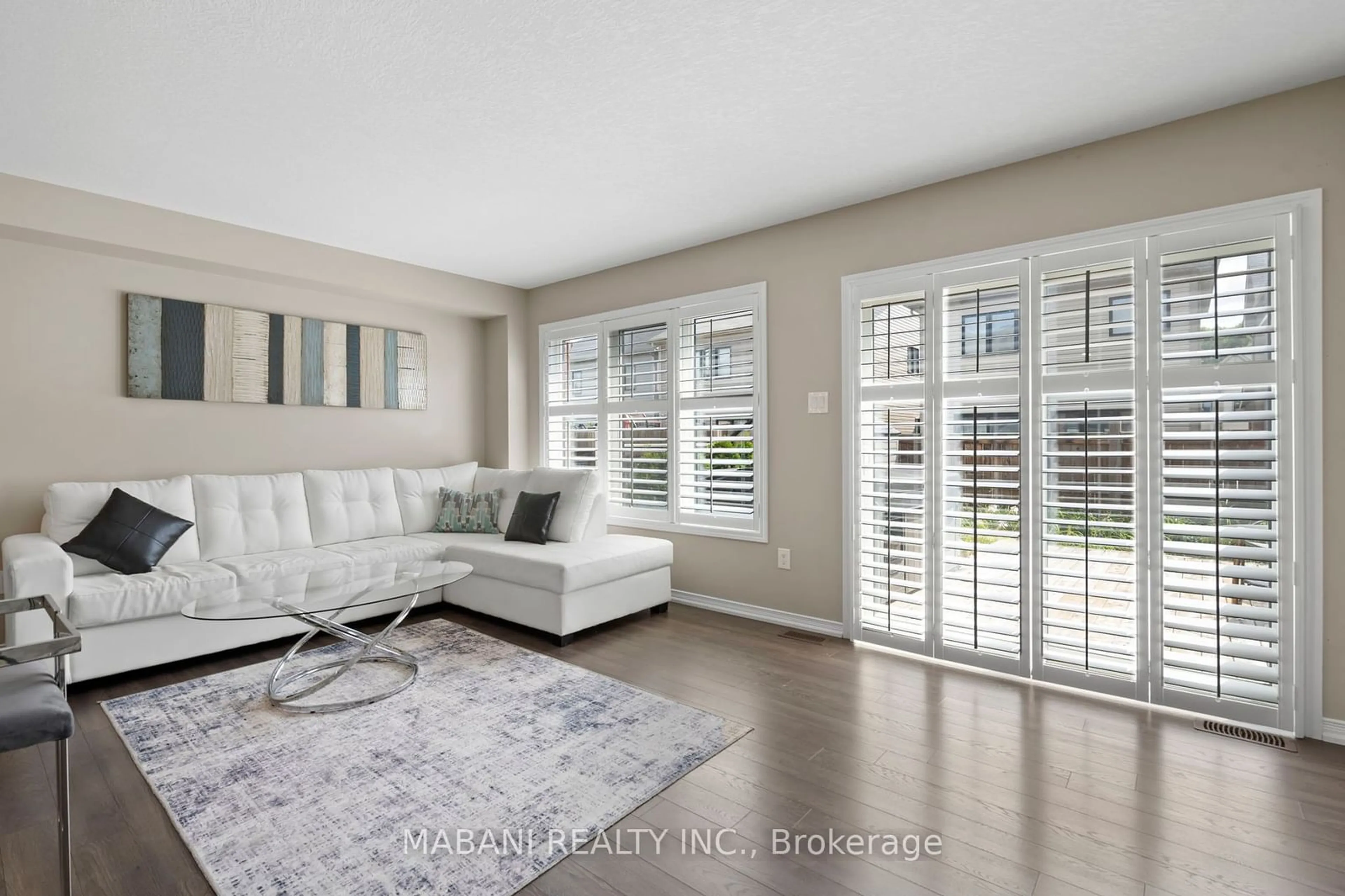 Living room, wood floors for 8120 Blue Ash Lane, Niagara Falls Ontario L2H 0P2