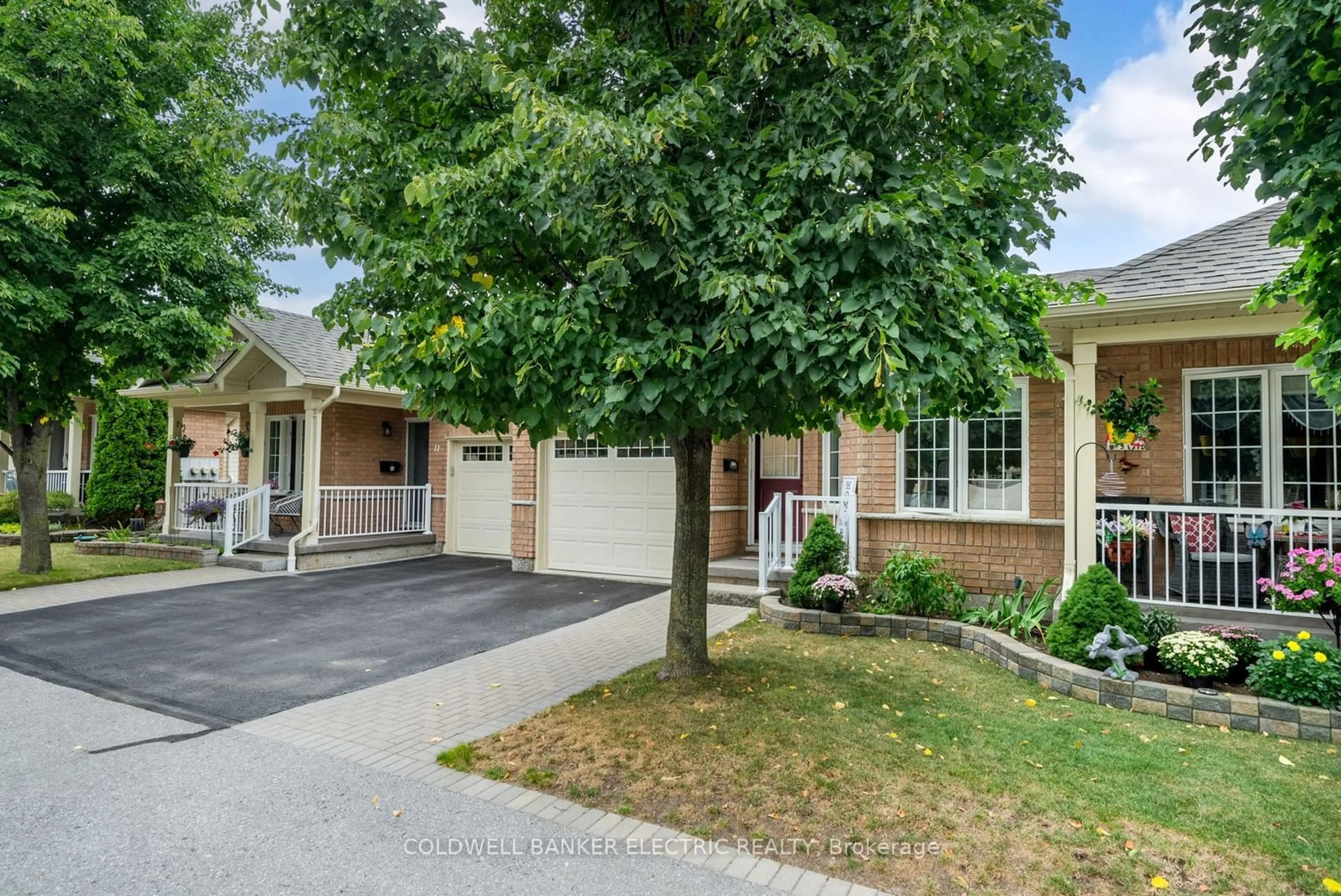 Frontside or backside of a home, the street view for 861 Wentworth St #10, Peterborough Ontario K9J 8R7