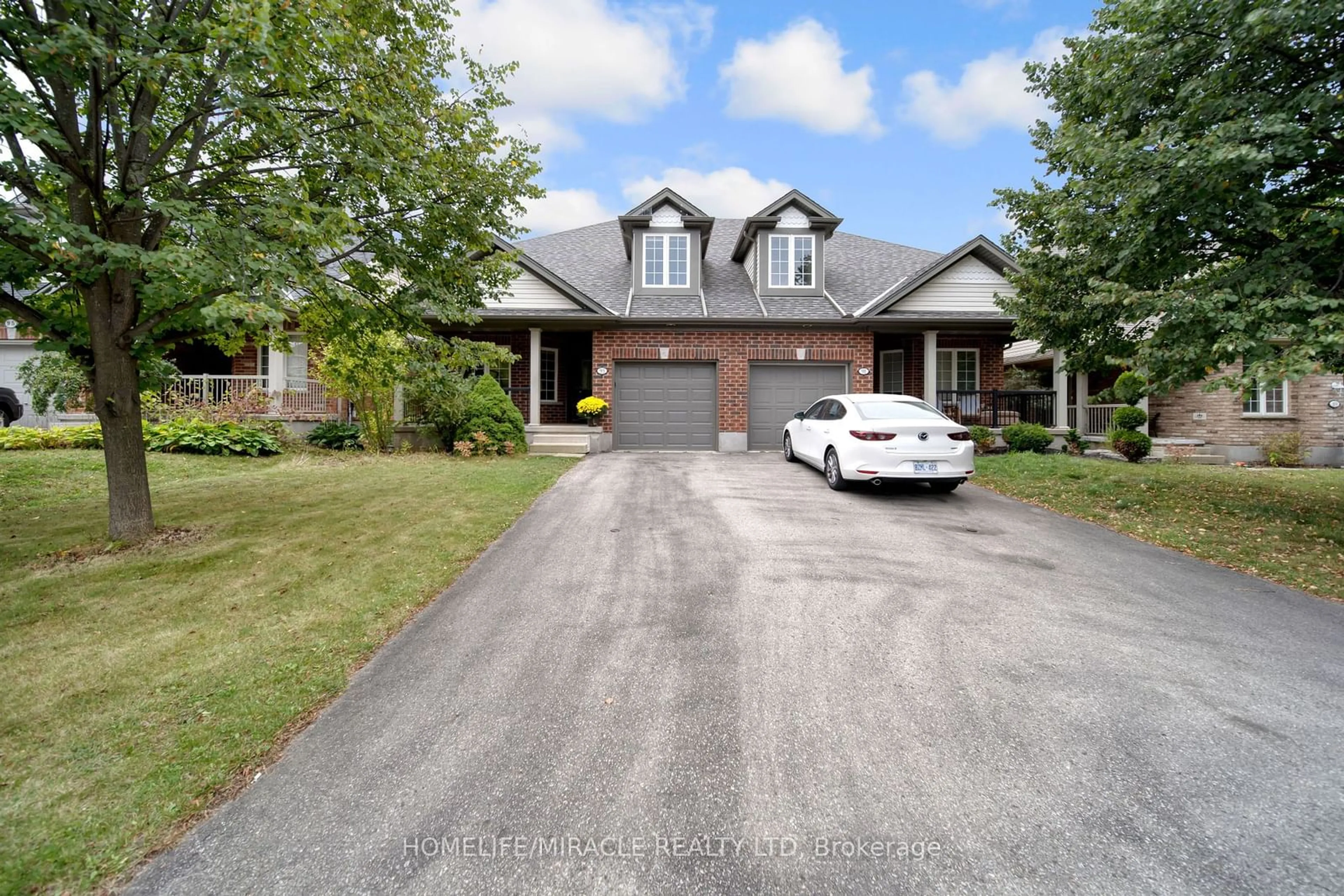 Frontside or backside of a home, the street view for 93 Lynch Circ, Guelph Ontario N1L 1R8