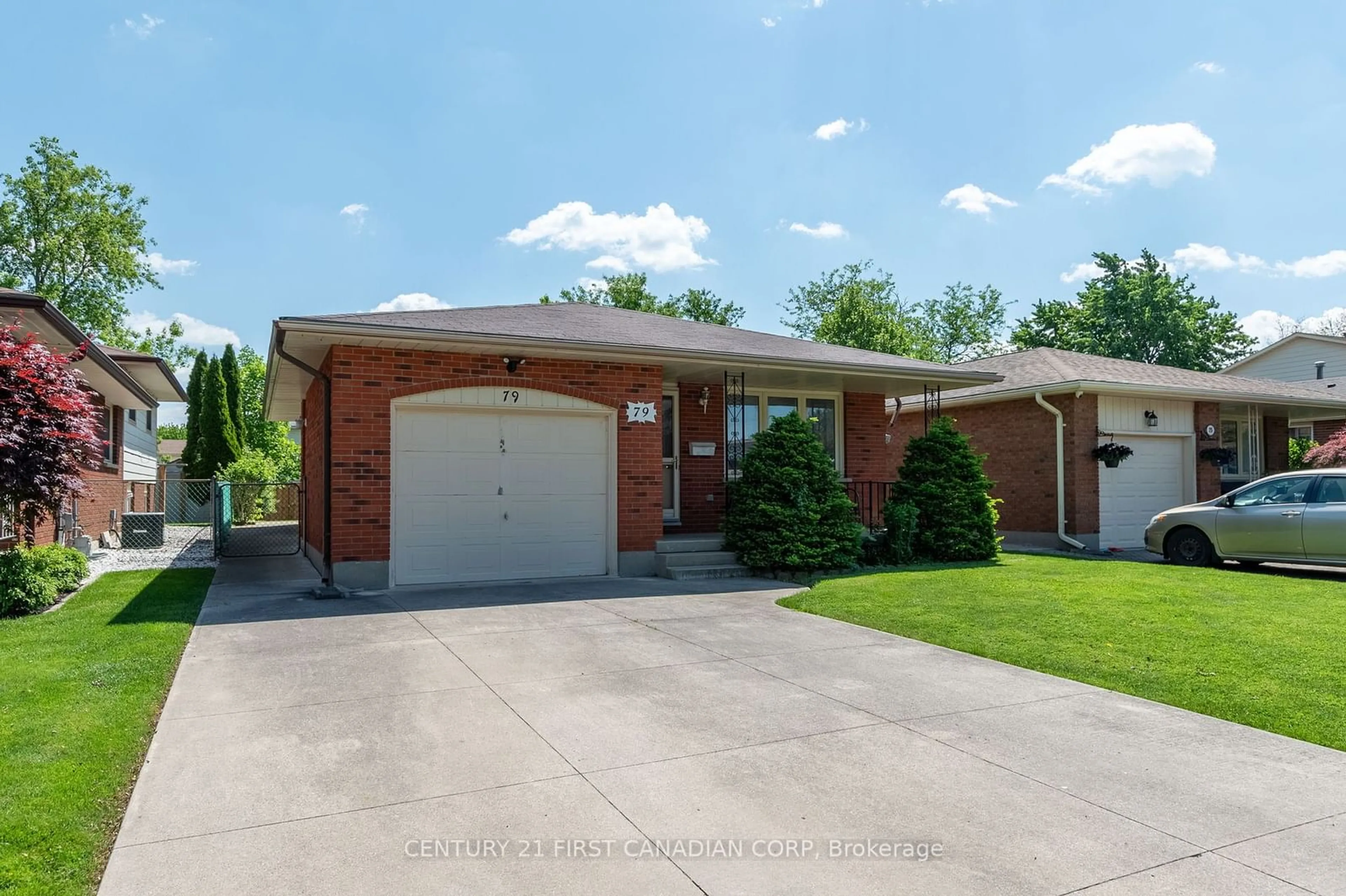 Frontside or backside of a home, the street view for 79 Roundhill Crt, London Ontario N5Z 4N3