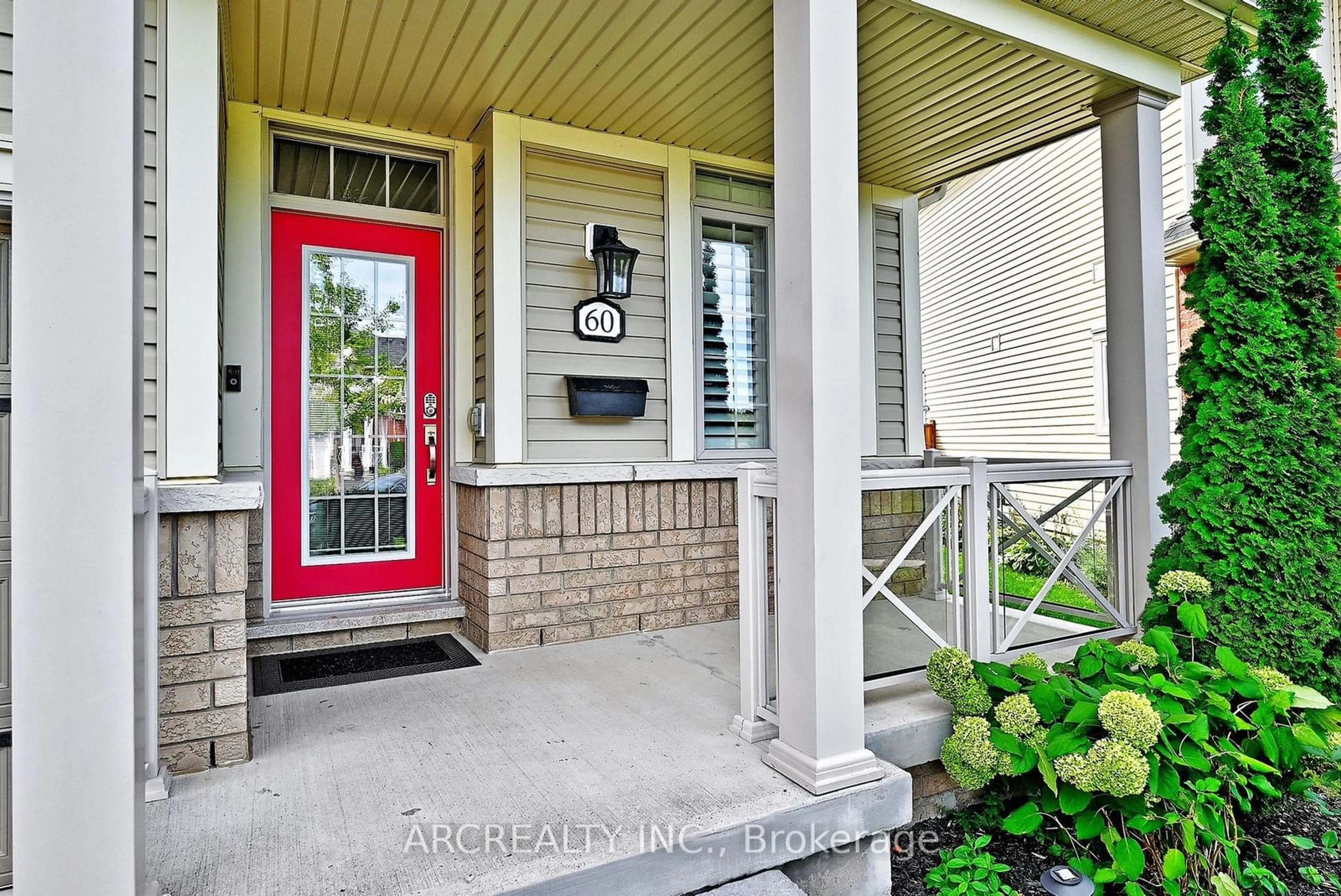 Indoor entryway, wood floors for 60 Dominion Cres, Niagara-on-the-Lake Ontario L0S 1J0