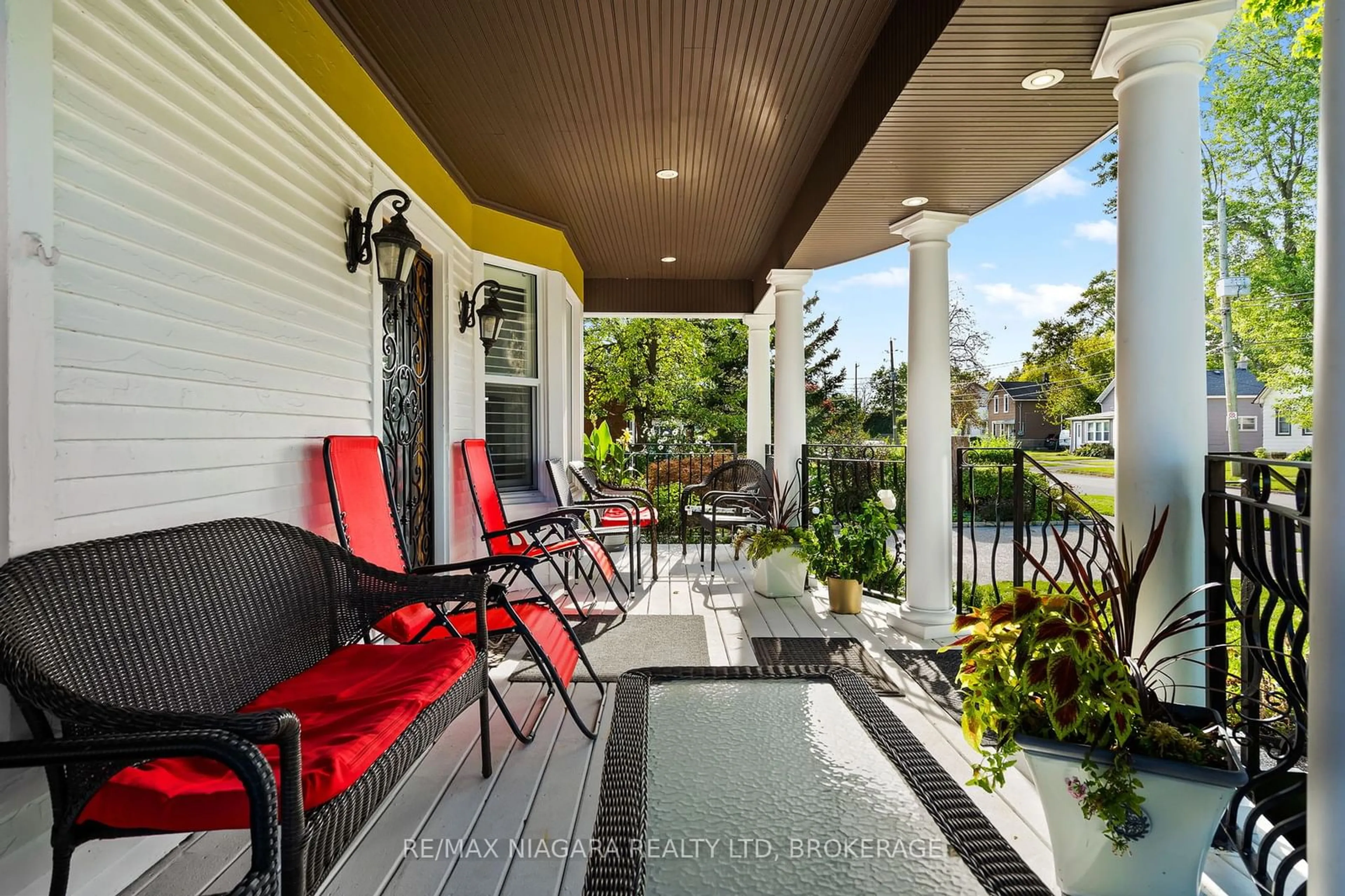 Patio, cottage for 3844 CHIPPAWA Pkwy, Niagara Falls Ontario L2G 6E1