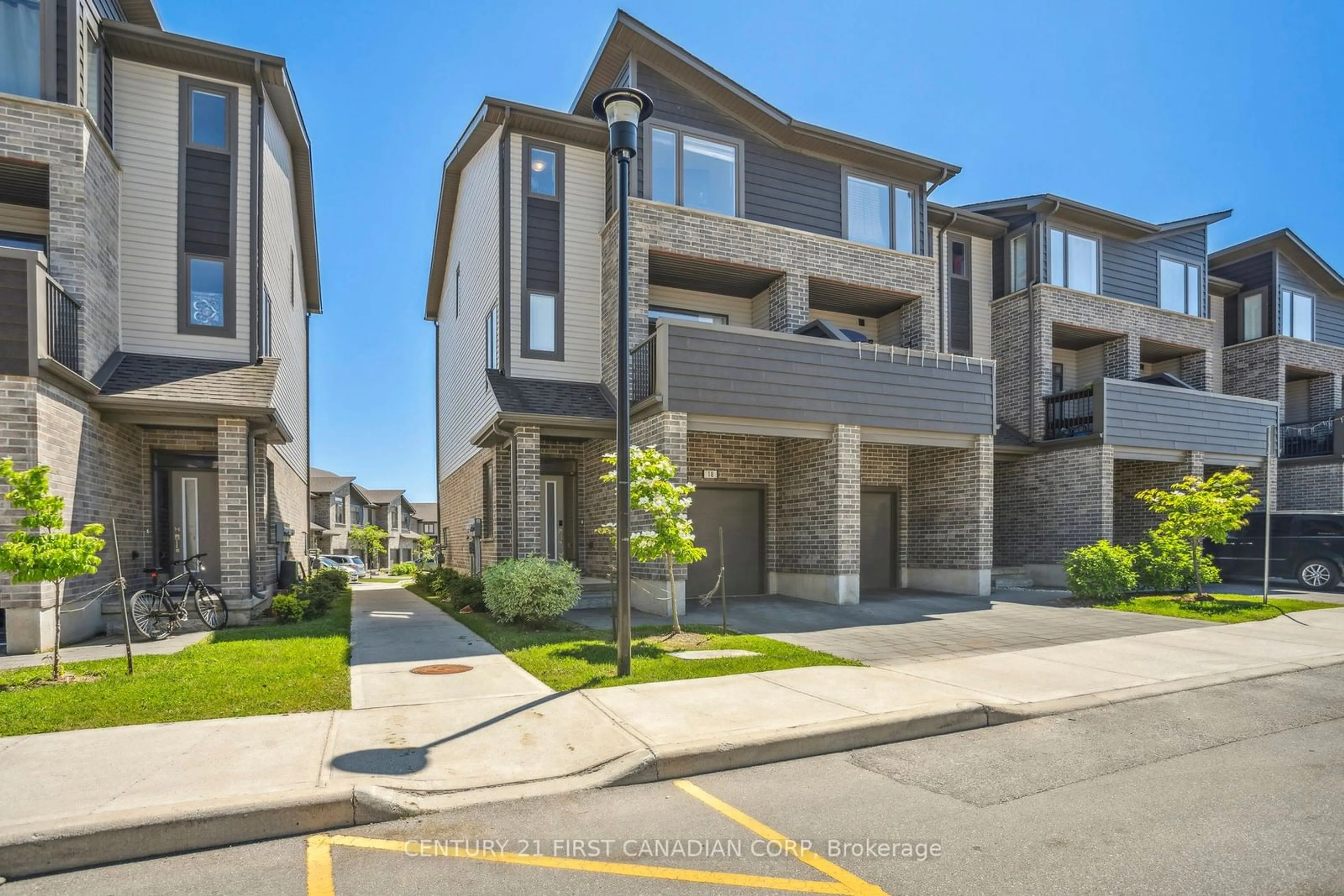 A pic from exterior of the house or condo for 2070 Meadowgate Blvd #18, London Ontario N6M 1K1