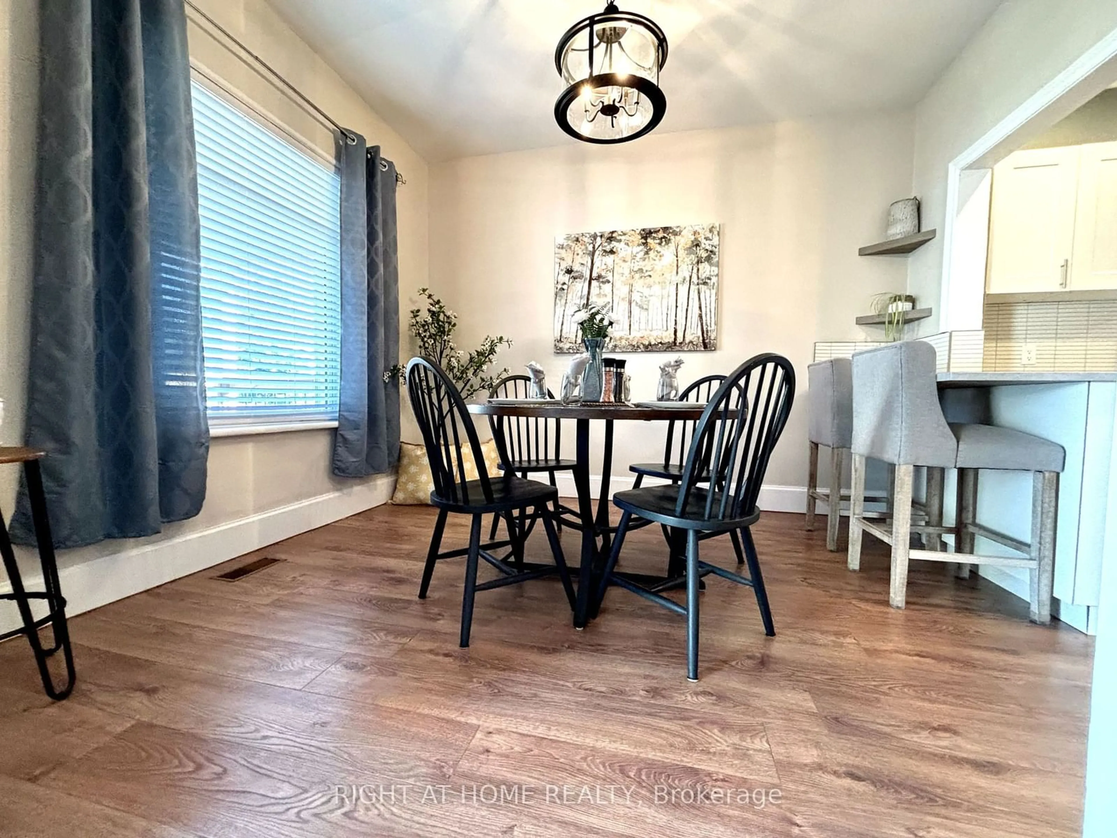 Dining room, wood floors, cottage for 121 Durham St, Kawartha Lakes Ontario K9V 2R3