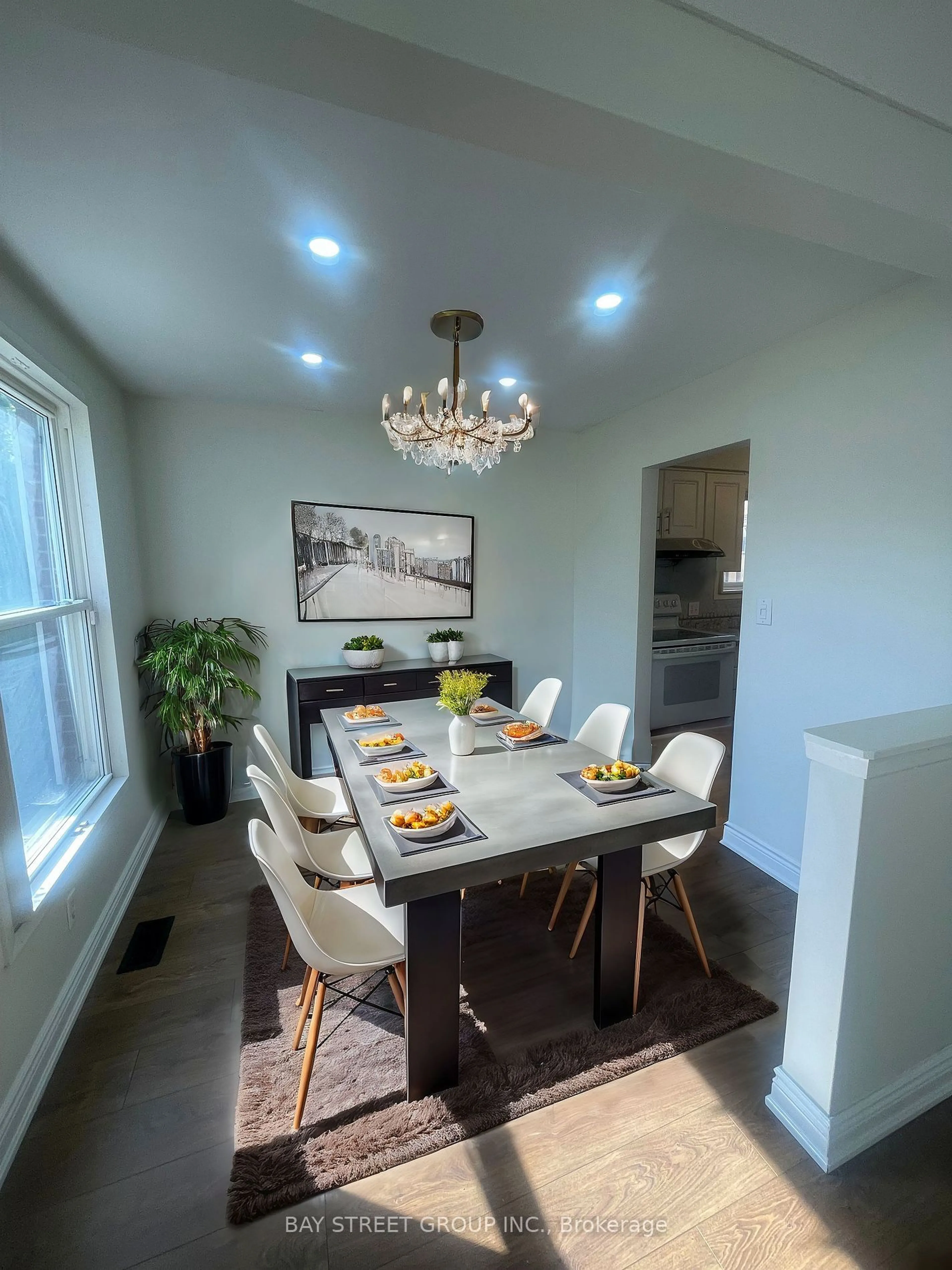 Dining room for 14 Wychwood Rd, Welland Ontario L3C 5V3