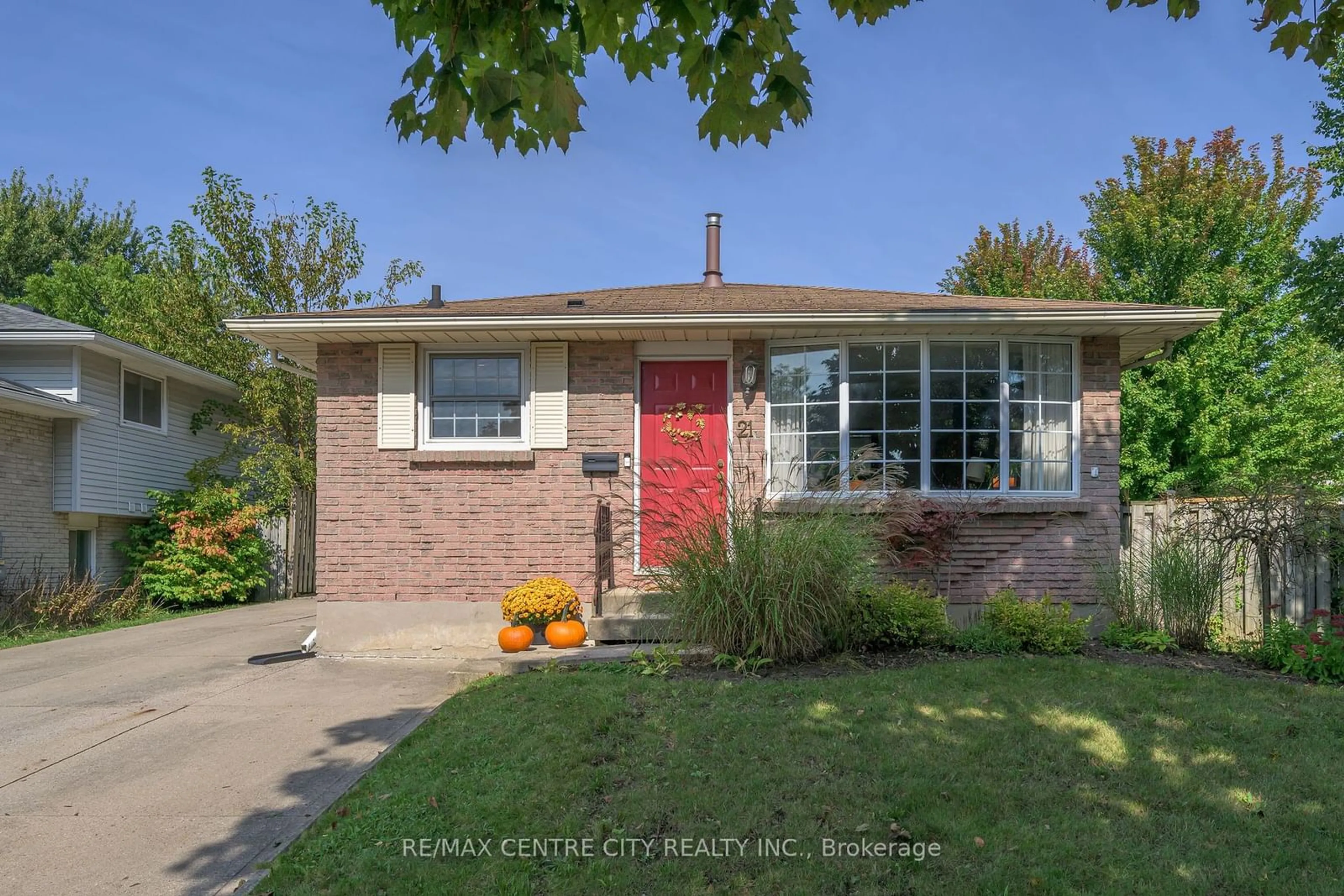 Home with brick exterior material for 21 Bridlington Rd, London Ontario N6E 1X6