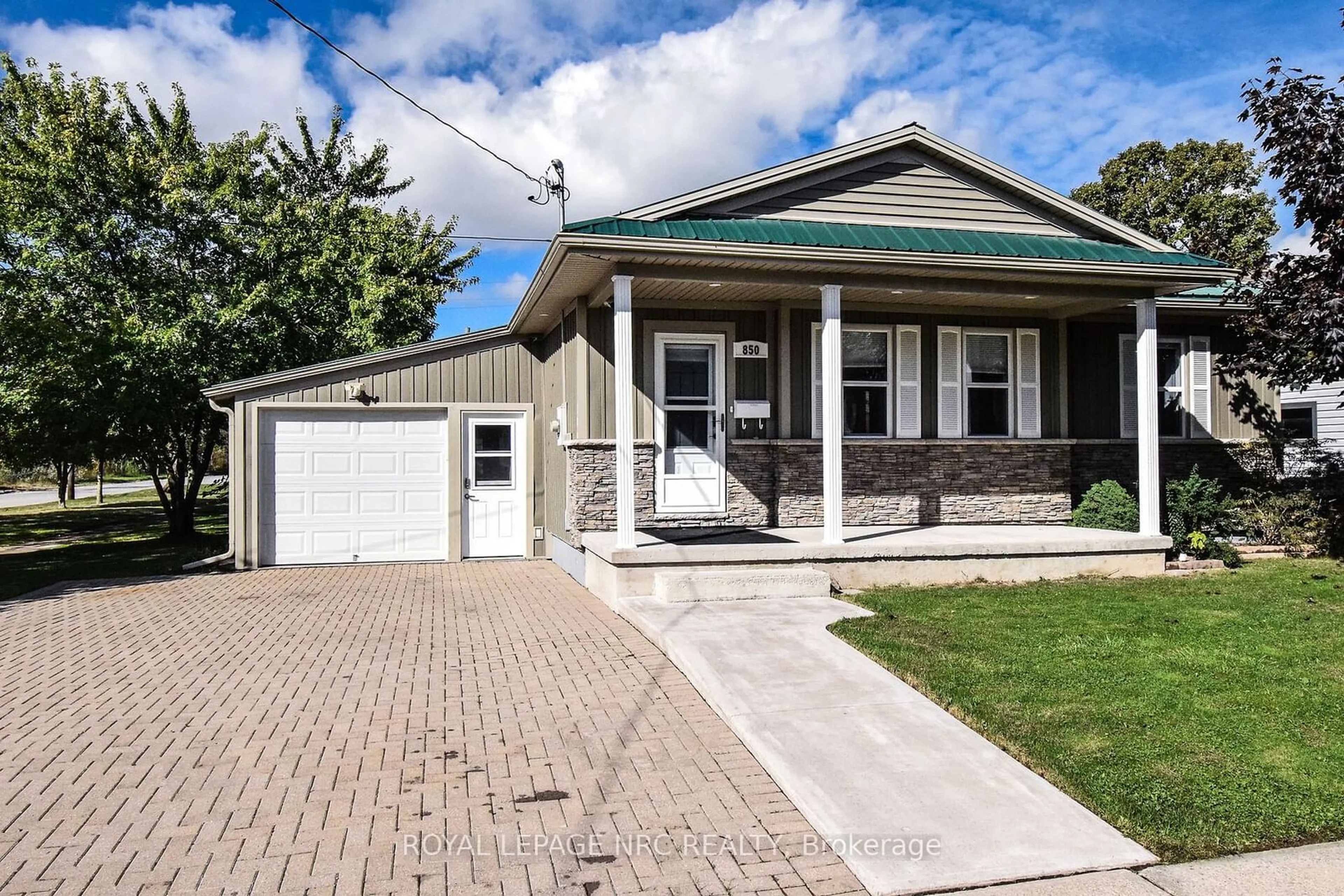 Frontside or backside of a home, cottage for 850 David St, Welland Ontario L3B 2C3