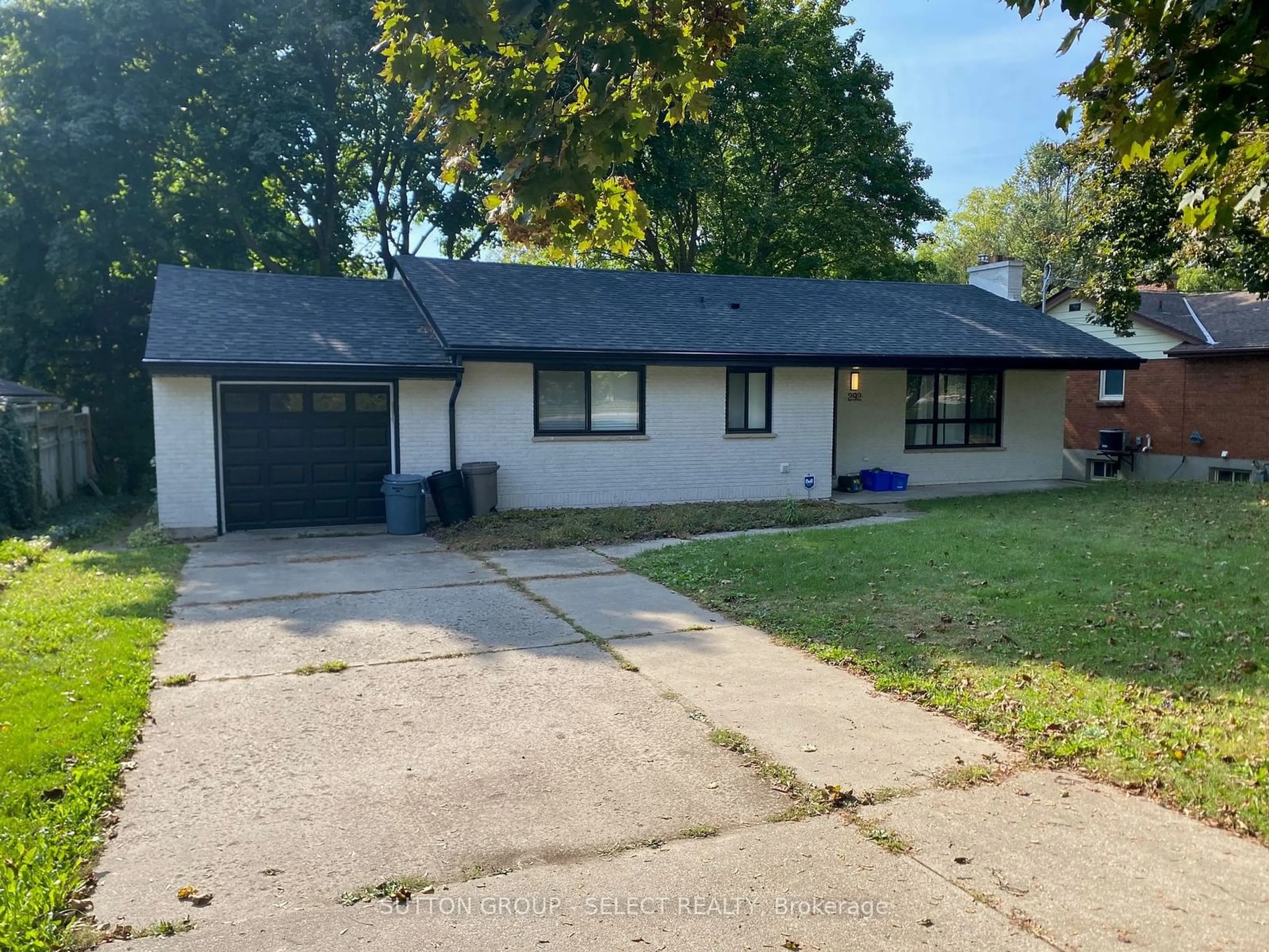 Frontside or backside of a home, cottage for 292 Sarnia Rd, London Ontario N6G 1N3