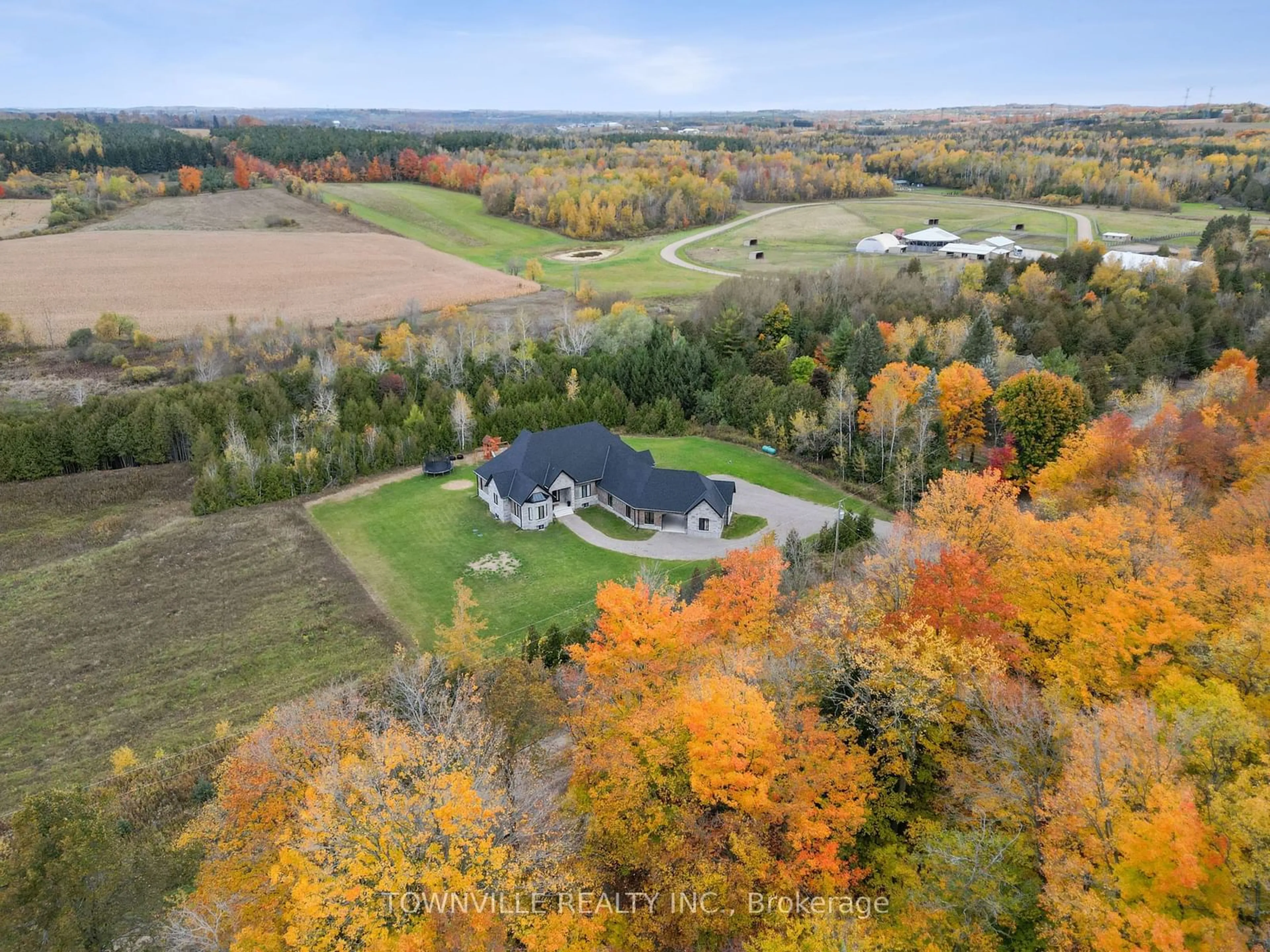 A pic from exterior of the house or condo, cottage for 9042 Sideroad 10 Rd, Erin Ontario L7J 2L8