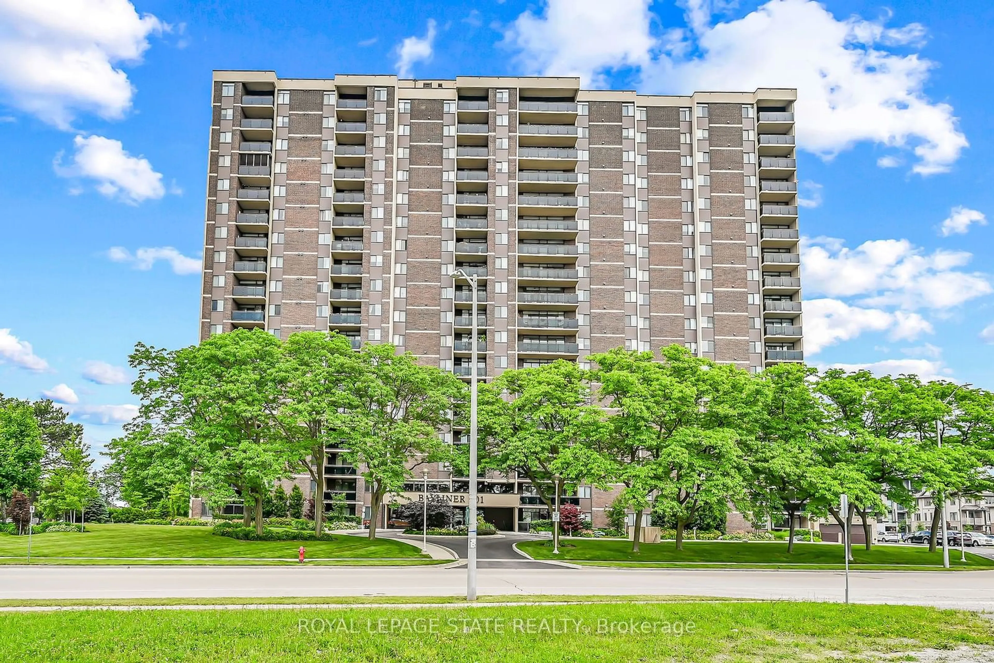 A pic from exterior of the house or condo, the front or back of building for 301 Frances Ave #306, Hamilton Ontario L8E 3W6