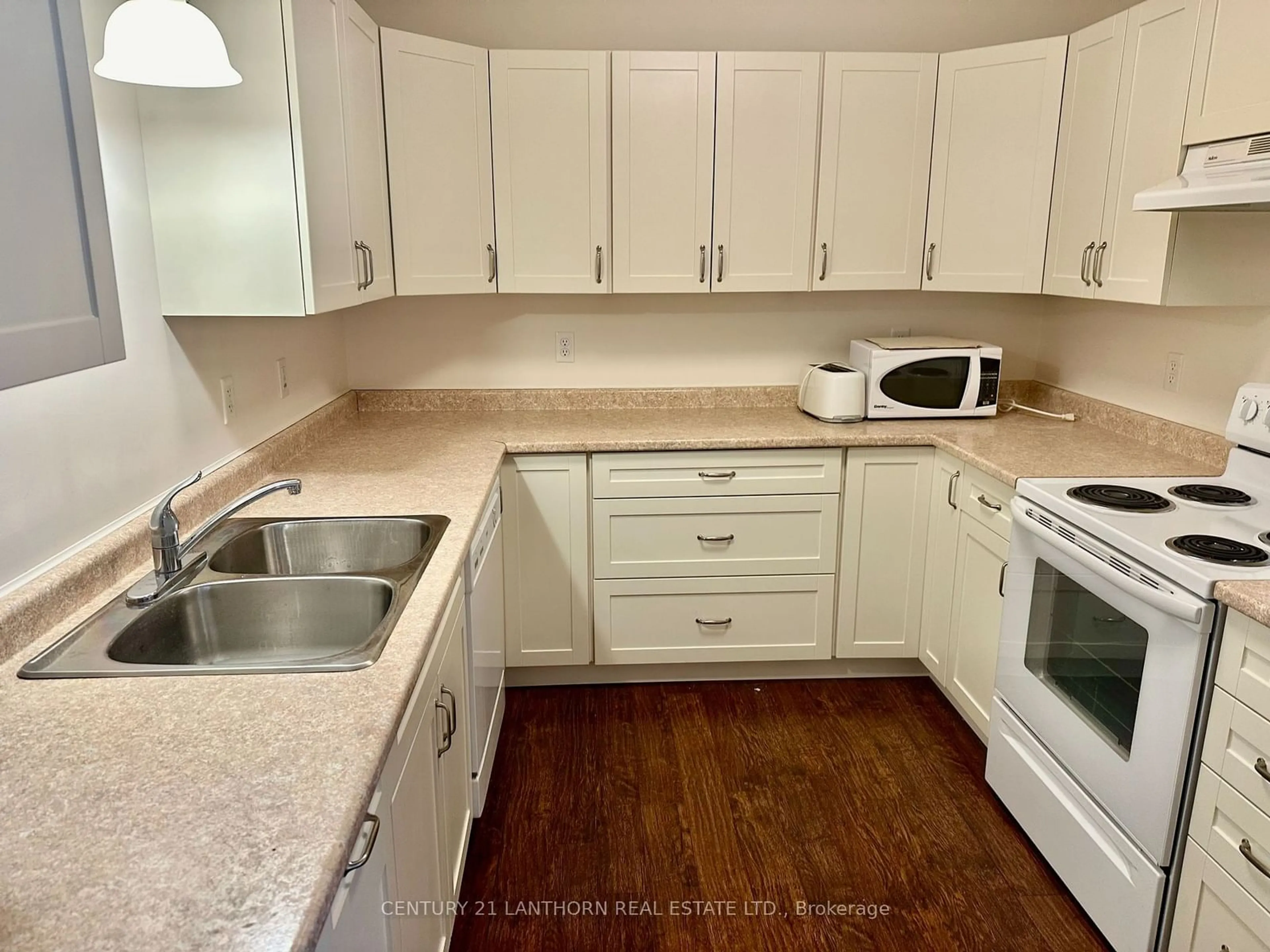 Standard kitchen, wood floors for 494 Metcalf St #3, Tweed Ontario K0K 3J0