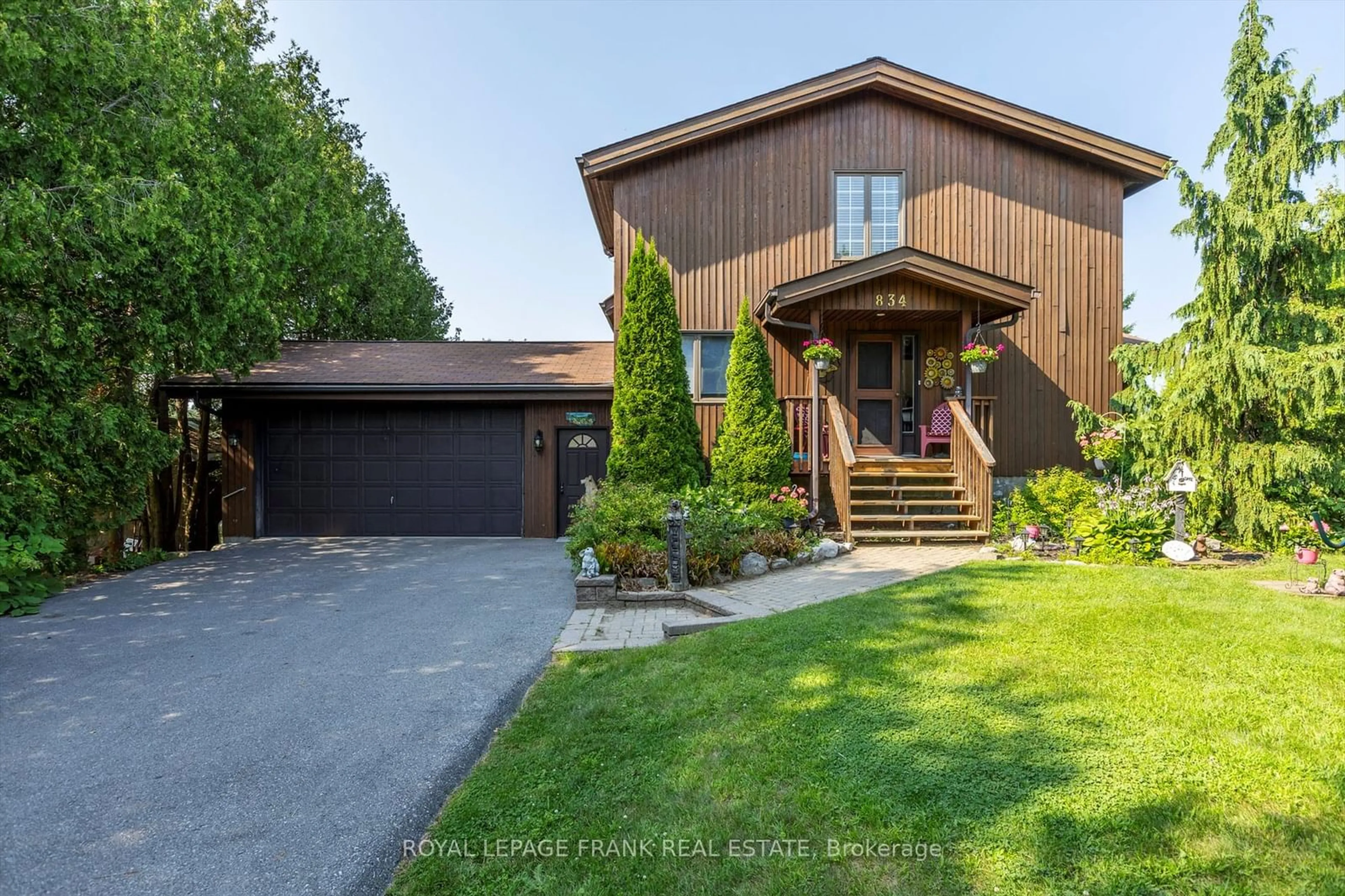 Frontside or backside of a home, cottage for 834 Kimberly Dr, Smith-Ennismore-Lakefield Ontario K0L 1T0