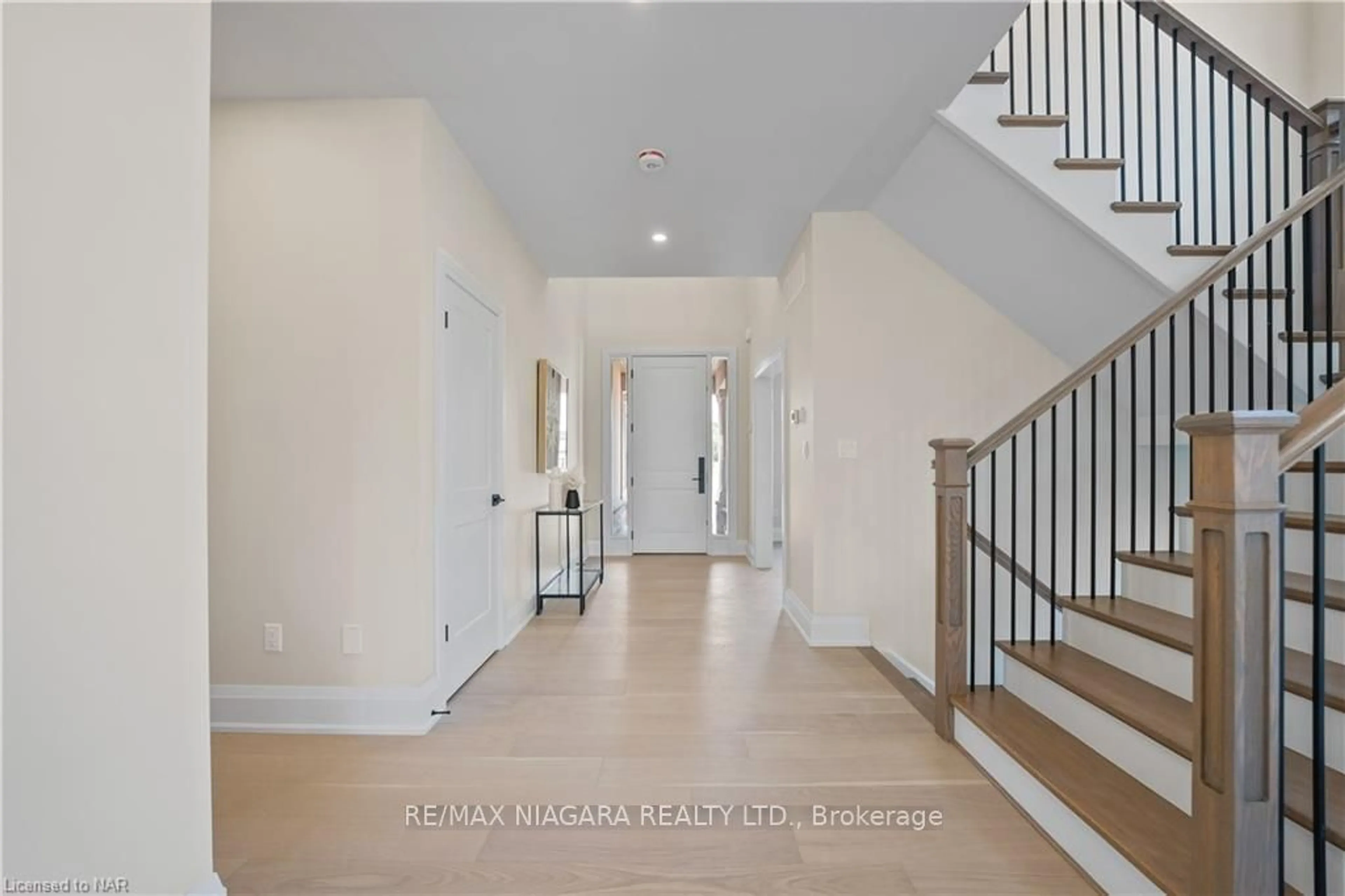 Indoor foyer, wood floors for 6140 CURLIN Cres #LOT 24, Niagara Falls Ontario L2H 1H4