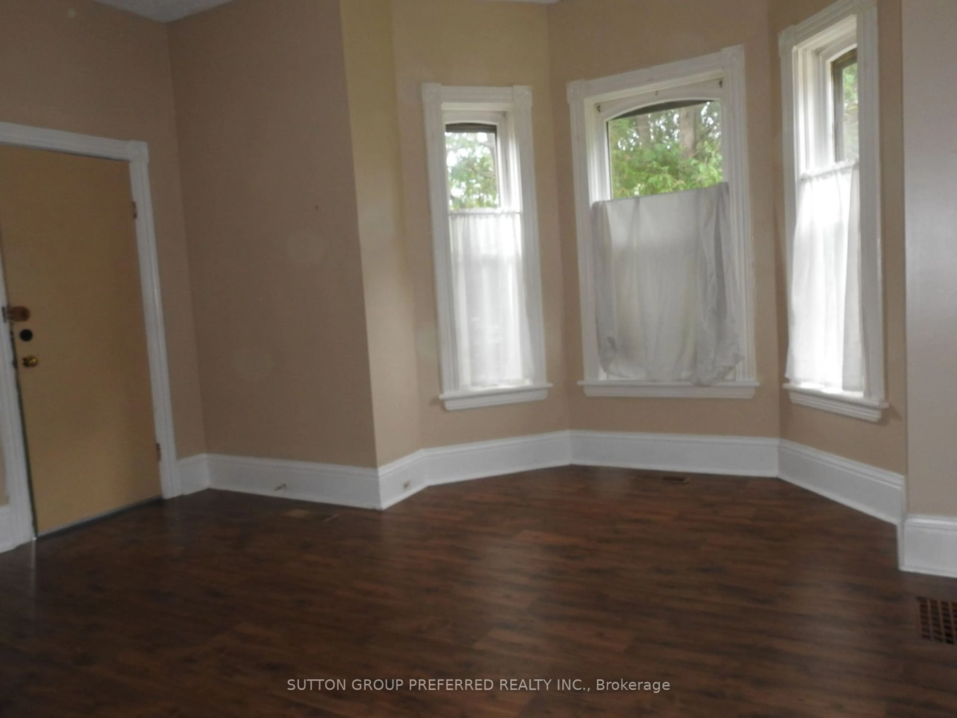 A pic of a room, wood floors for 185 John St, Ingersoll Ontario N5C 3G1