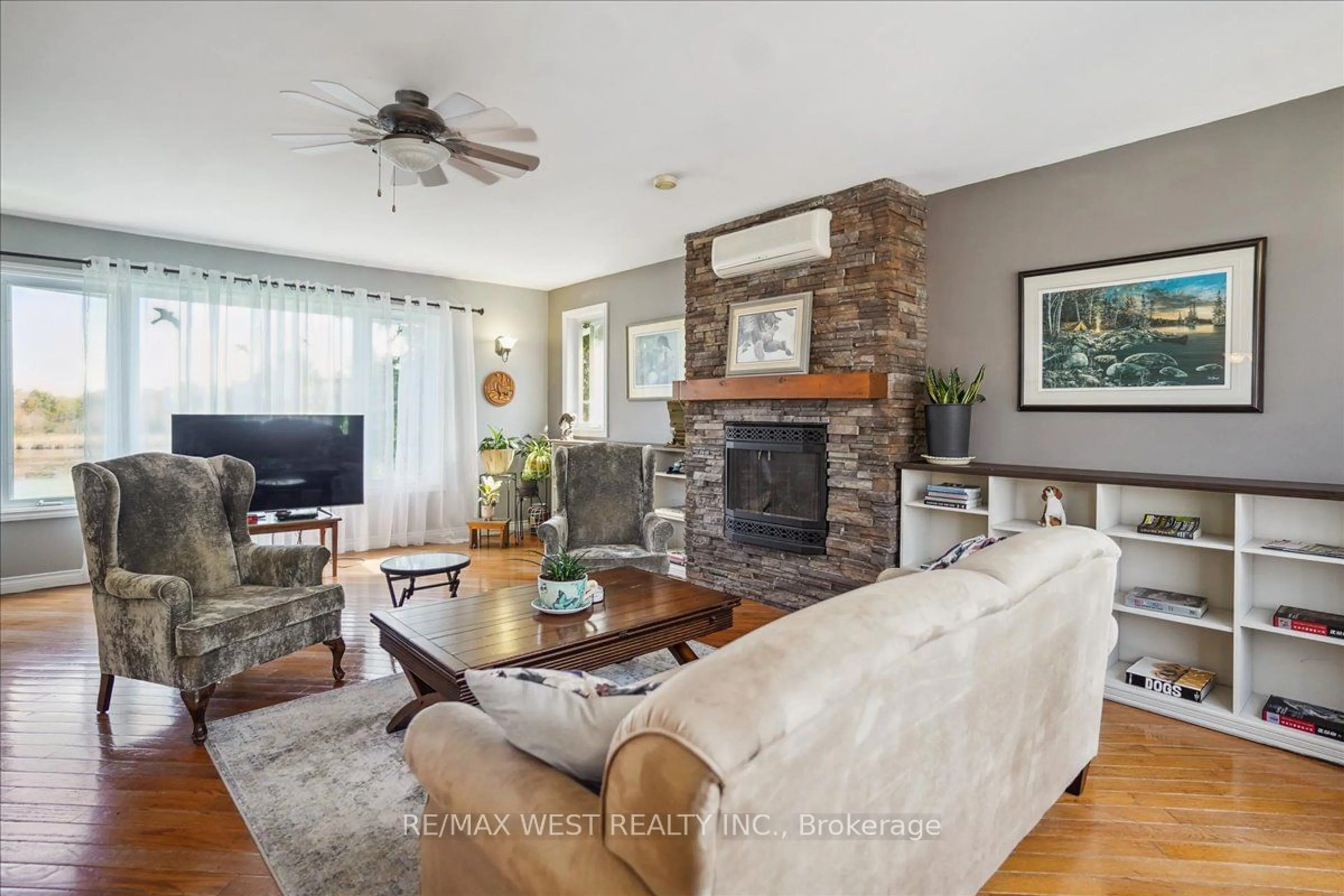 Living room, wood floors for 20855 Brunon Ave, Kawartha Lakes Ontario L0C 1G0