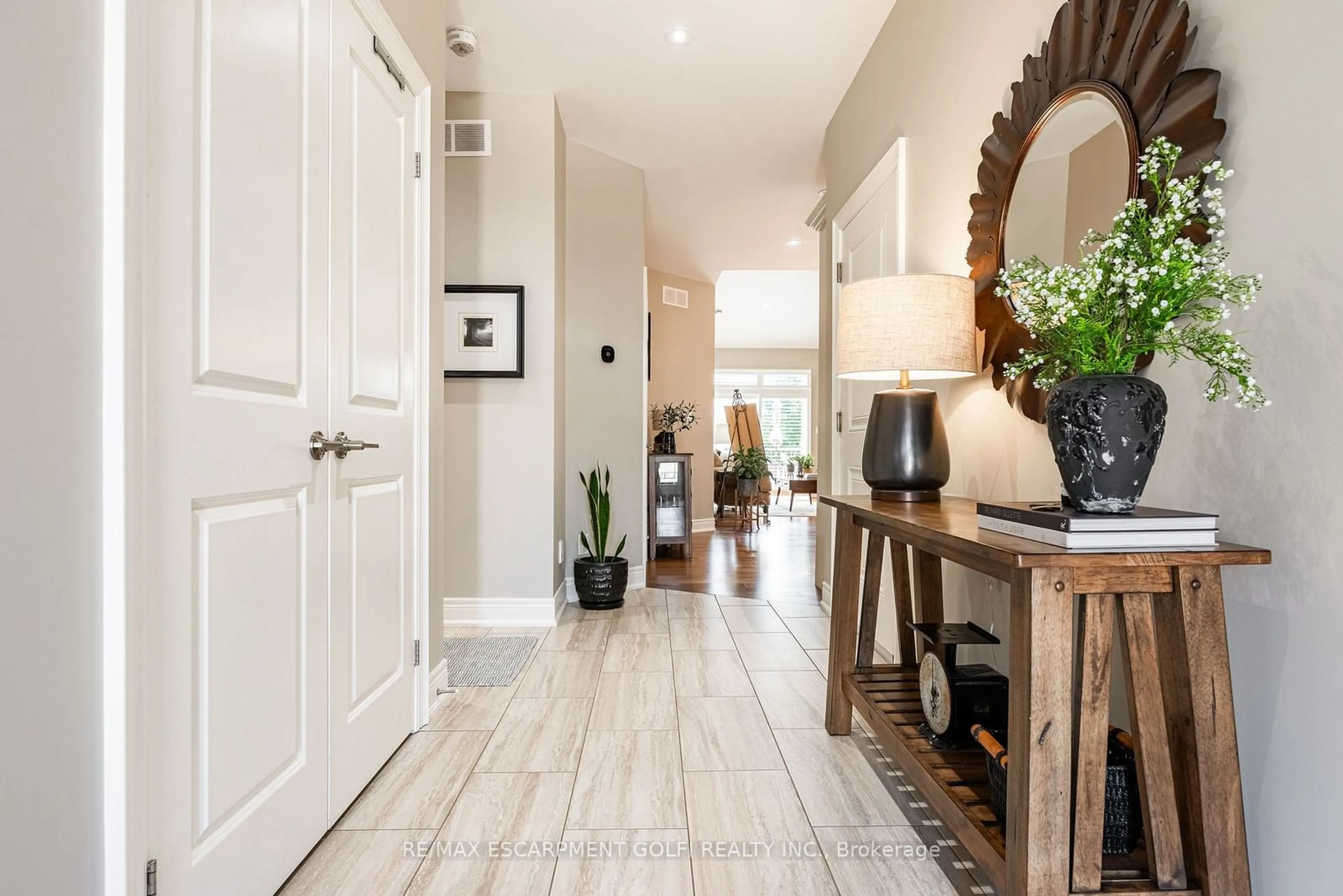 Indoor entryway, wood floors for 74 Willson Crossing, Pelham Ontario L0S 1E4