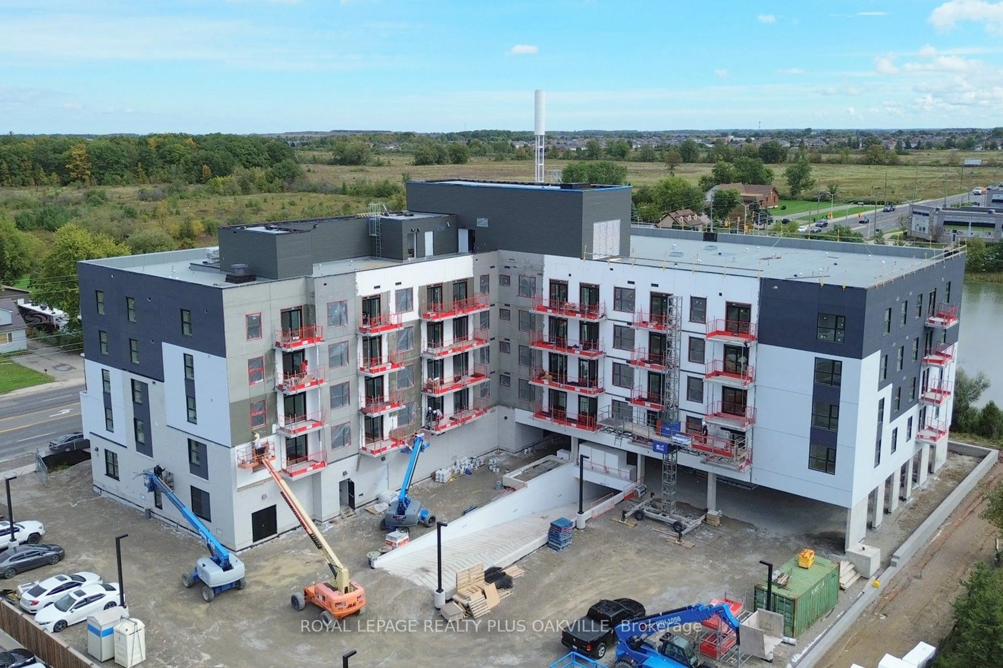 A pic from outside/outdoor area/front of a property/back of a property/a pic from drone, building for 1936 Rymal Rd #221, Hamilton Ontario L0R 1P0