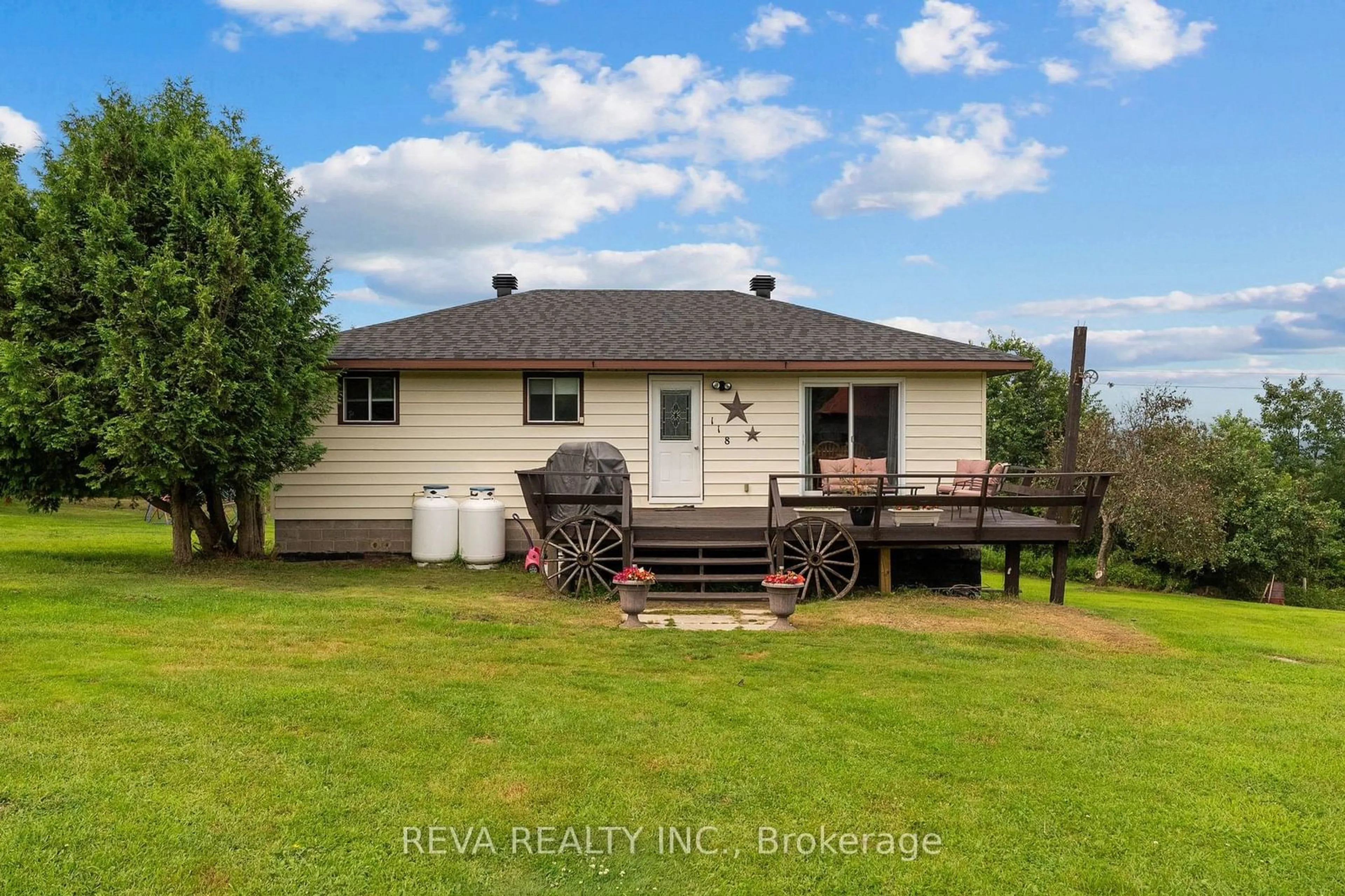 Frontside or backside of a home, cottage for 118 Moore Lane, Bancroft Ontario K0L 1C0