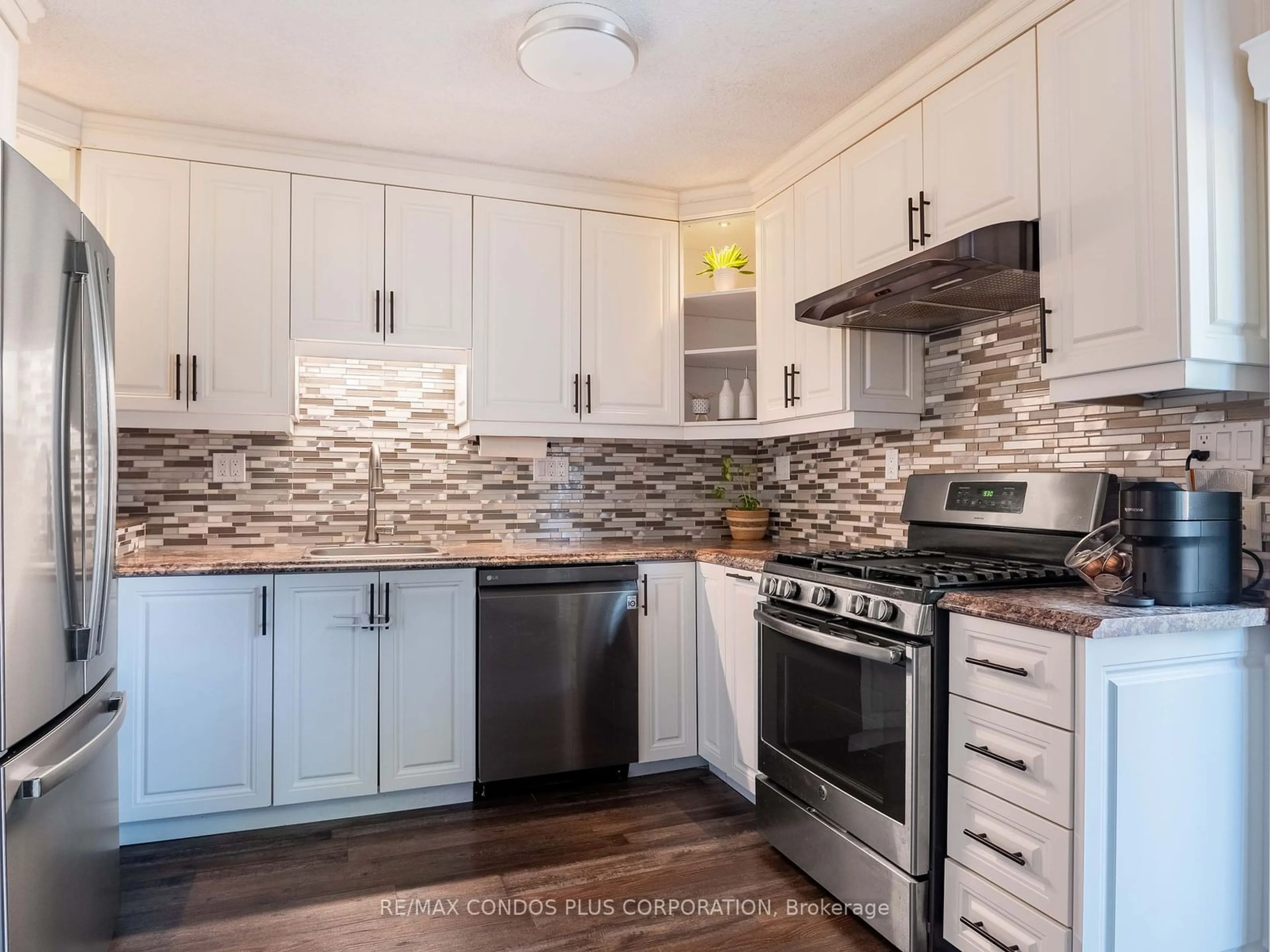 Open concept kitchen for 1300 Upper Ottawa St #3, Hamilton Ontario L8W 1M8