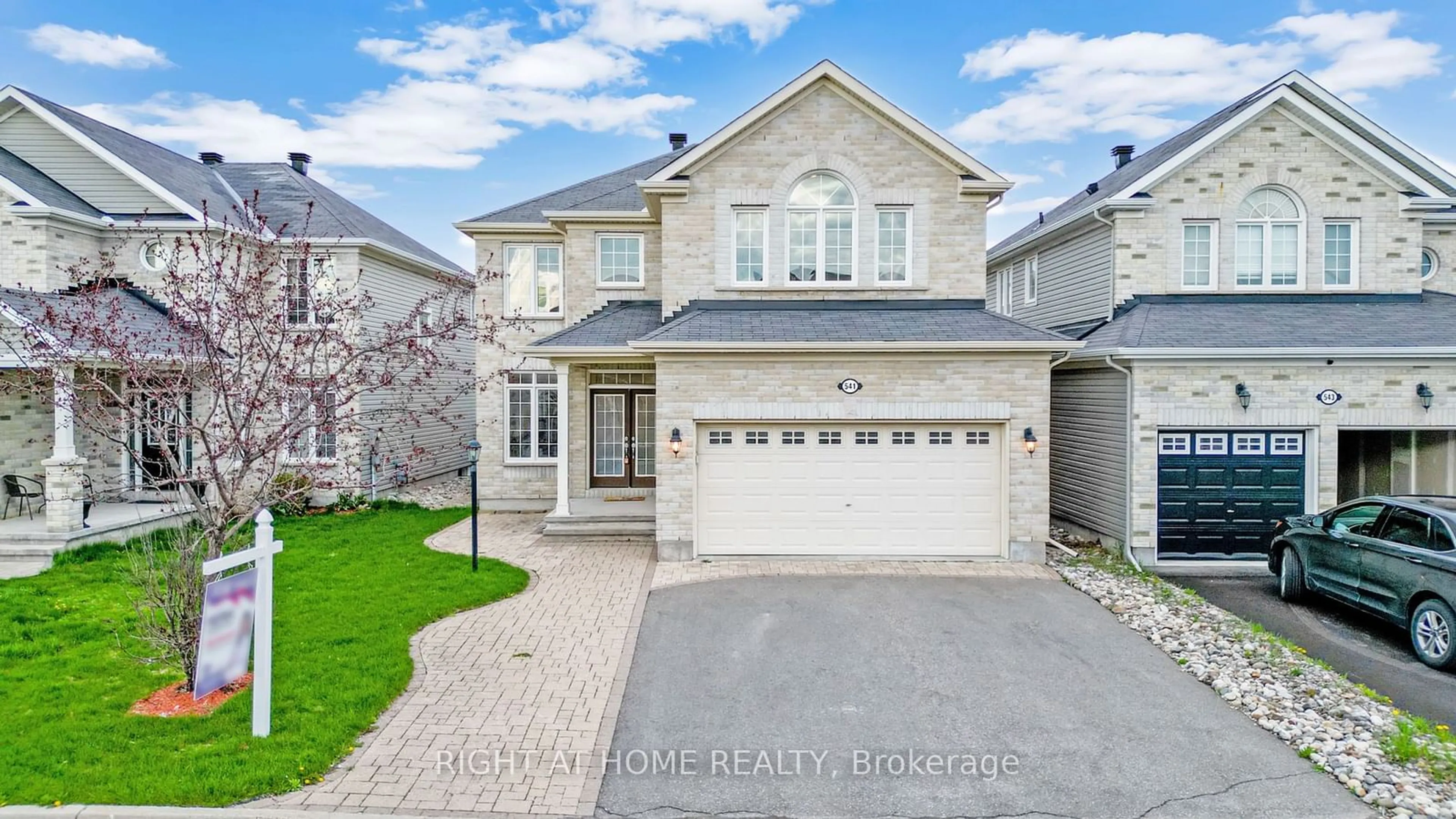 Frontside or backside of a home, the street view for 541 Carina Cres, Ottawa Ontario K2J 0Z5