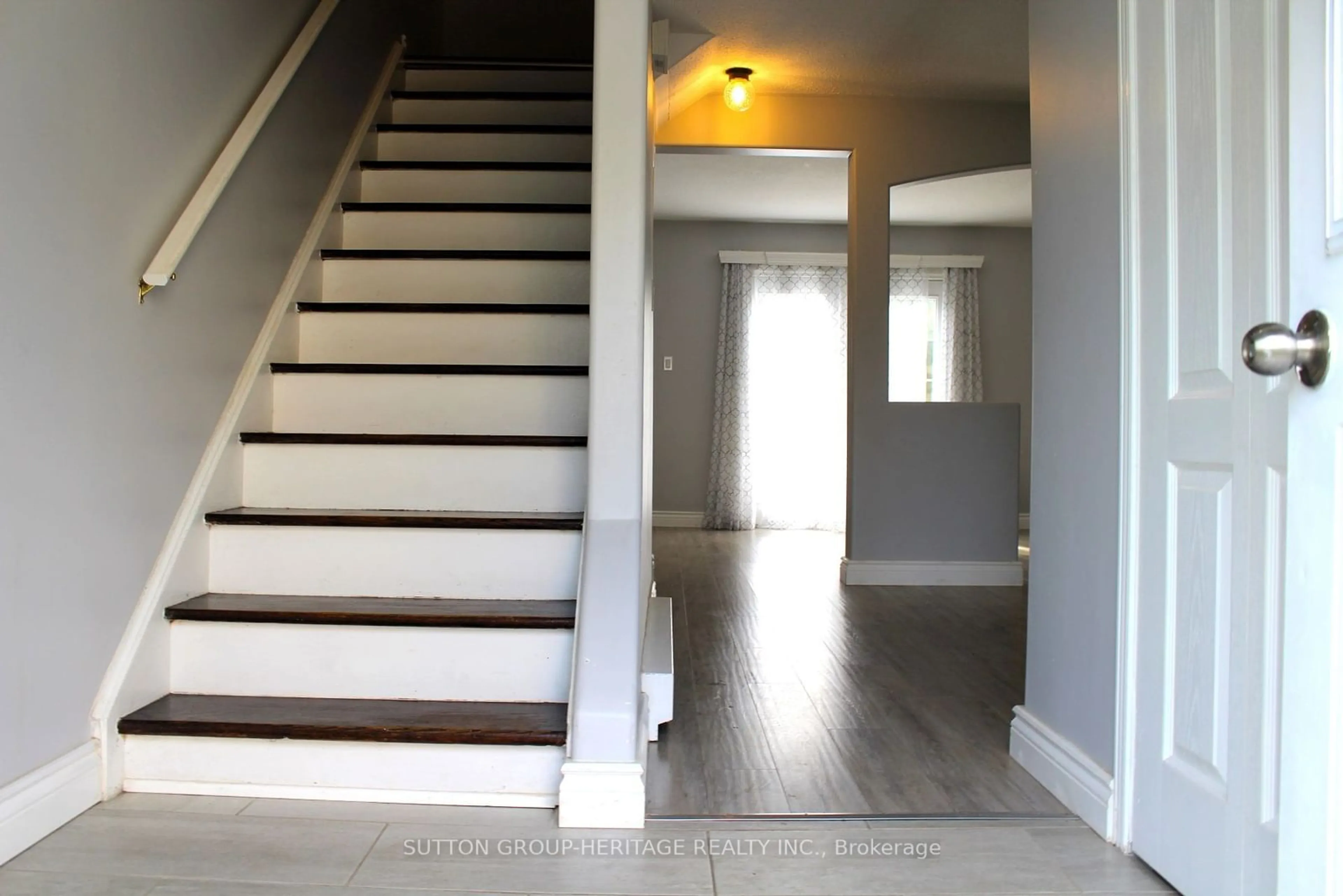 Indoor entryway, wood floors for 996 Sydenham Rd #44, Peterborough Ontario K9J 7V7