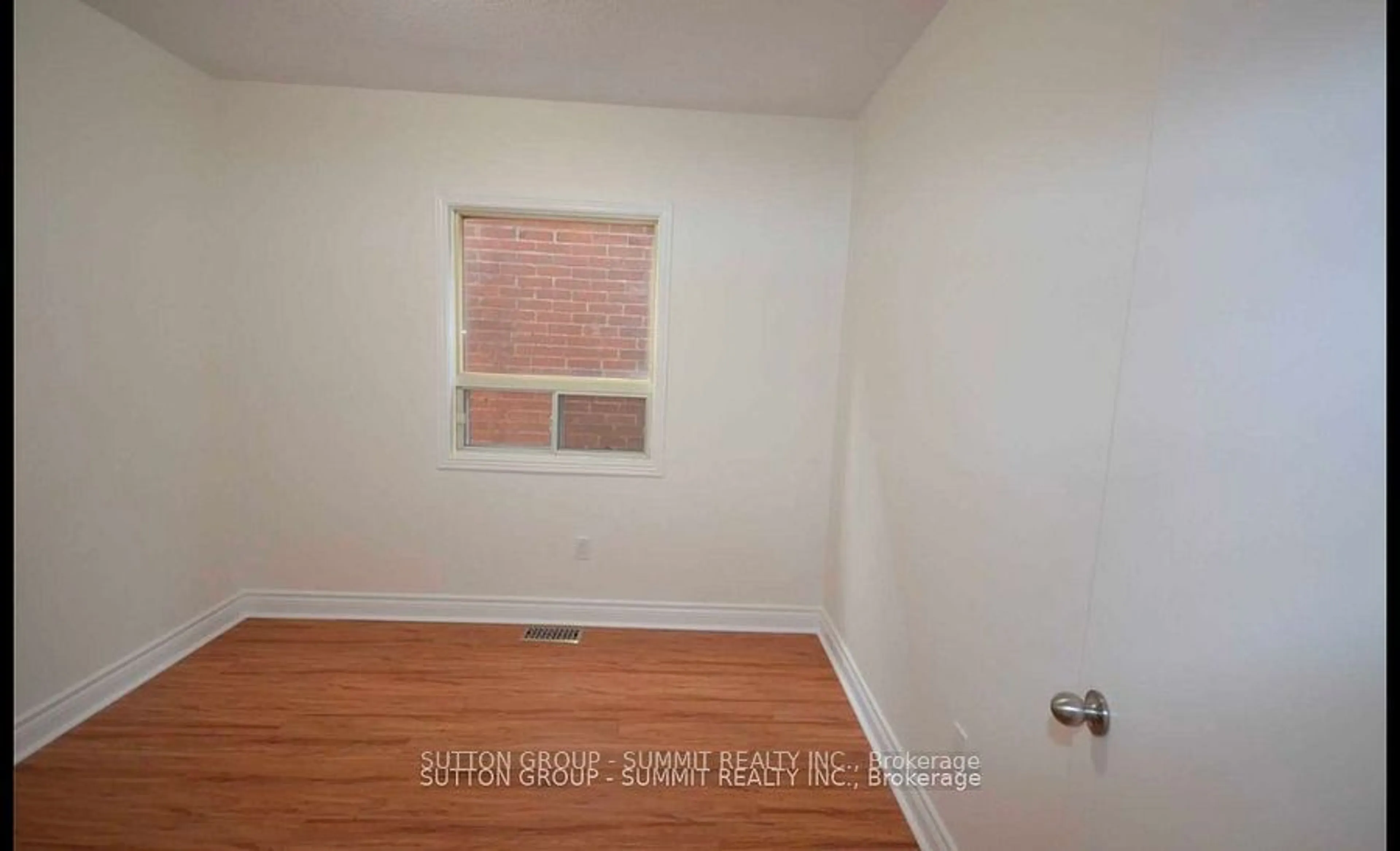 A pic of a room, not visible floor for 279 Wentworth St, Hamilton Ontario L8L 3V9