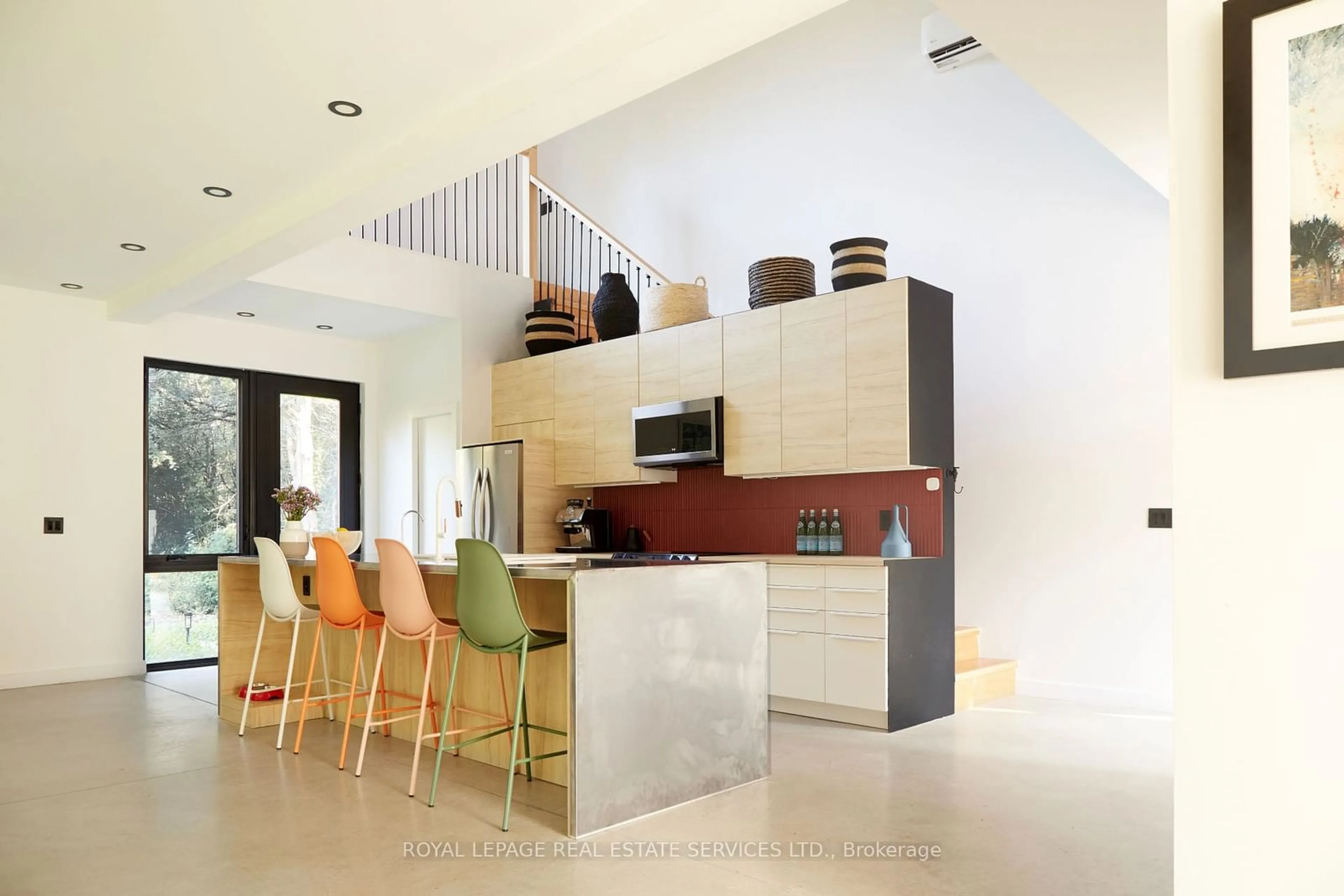Contemporary kitchen, unknown for 372 Prinyers Cove Cres, Prince Edward County Ontario K0K 2T0
