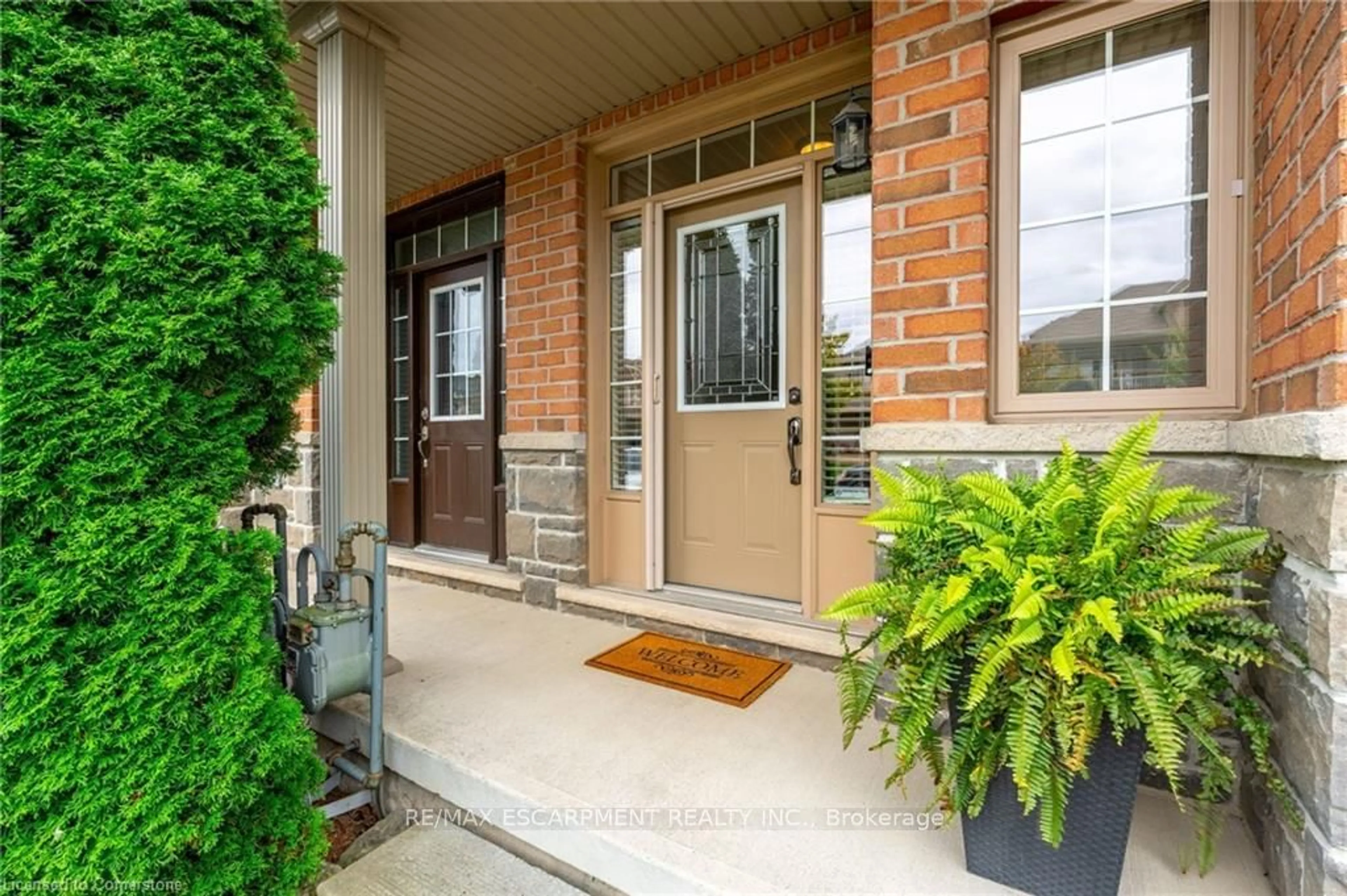 Indoor entryway for 39 Bankfield Cres, Hamilton Ontario L8J 0C1