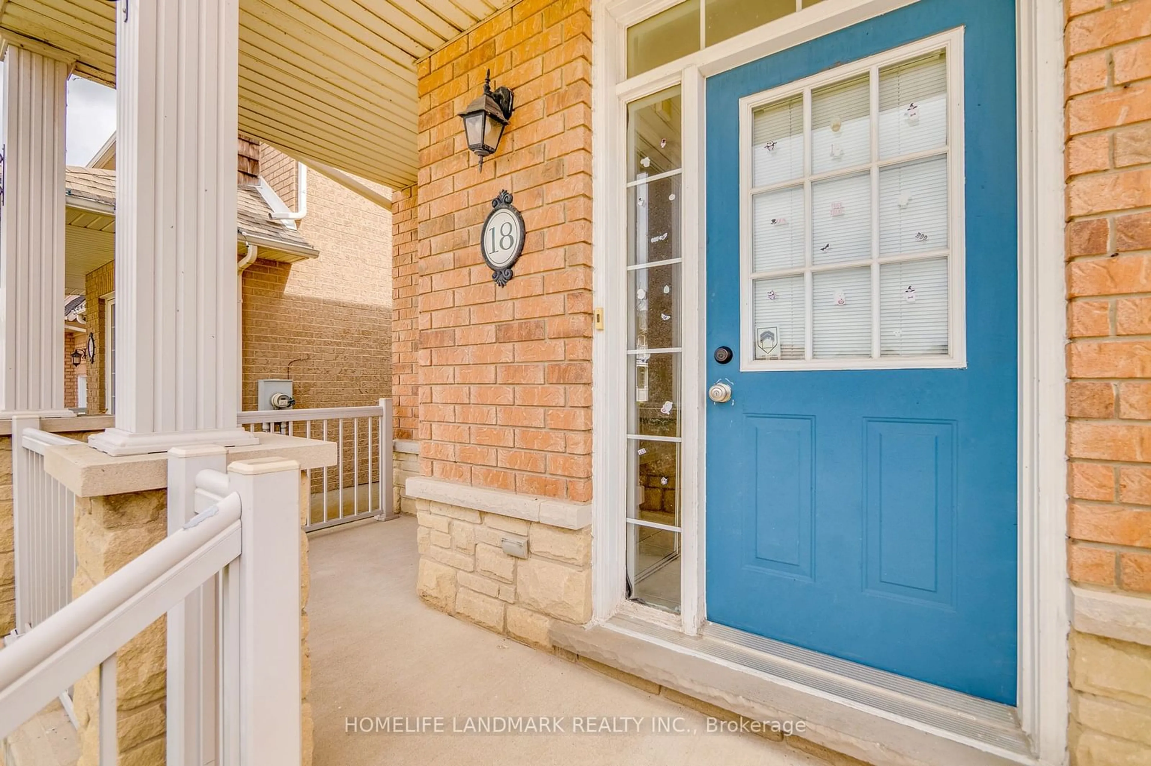 Indoor entryway, wood floors for 18 Westhampton Way, Hamilton Ontario L8E 6C8