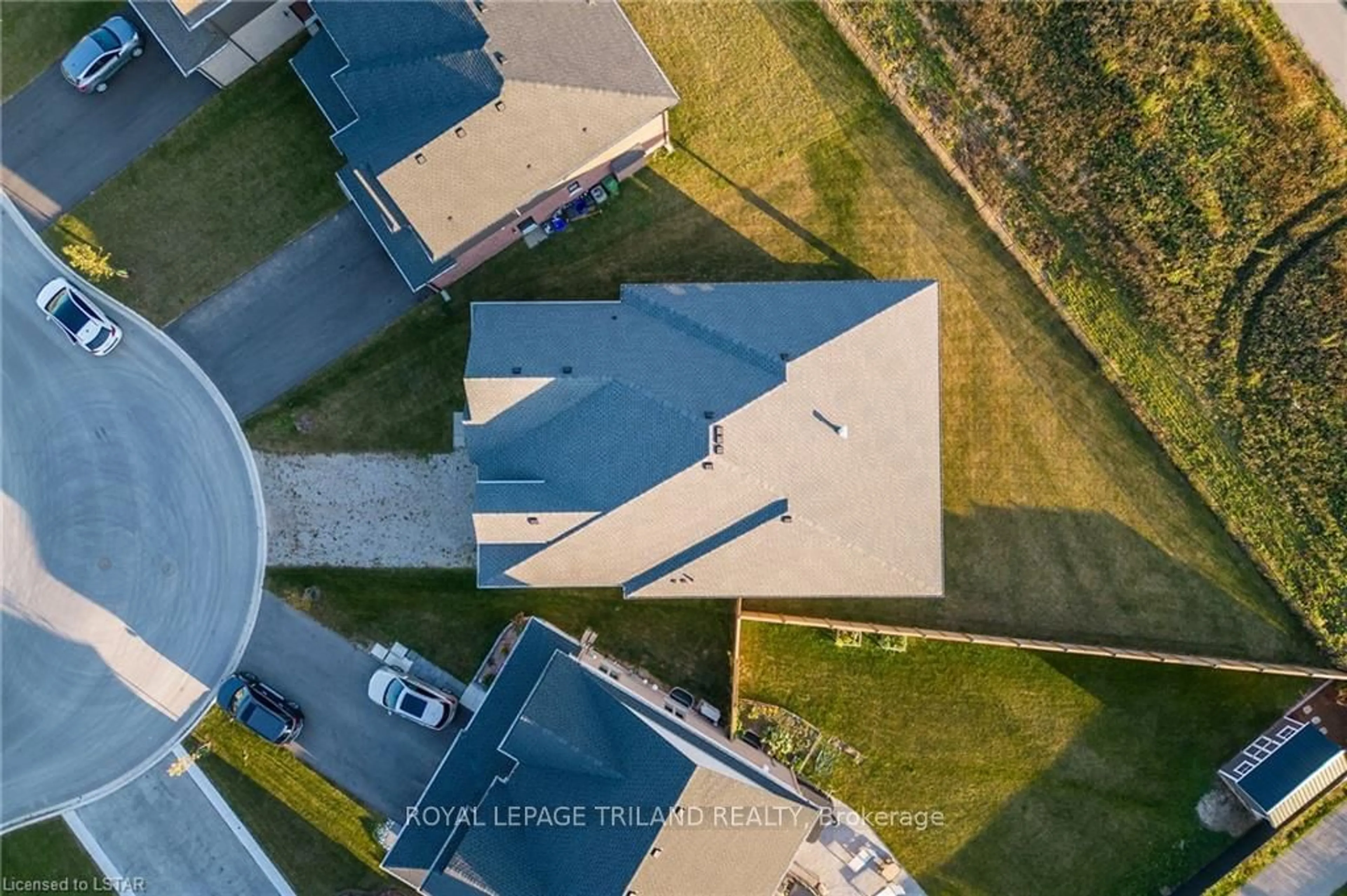 Frontside or backside of a home, the street view for 64 ACORN Tr, St. Thomas Ontario N5R 0H8