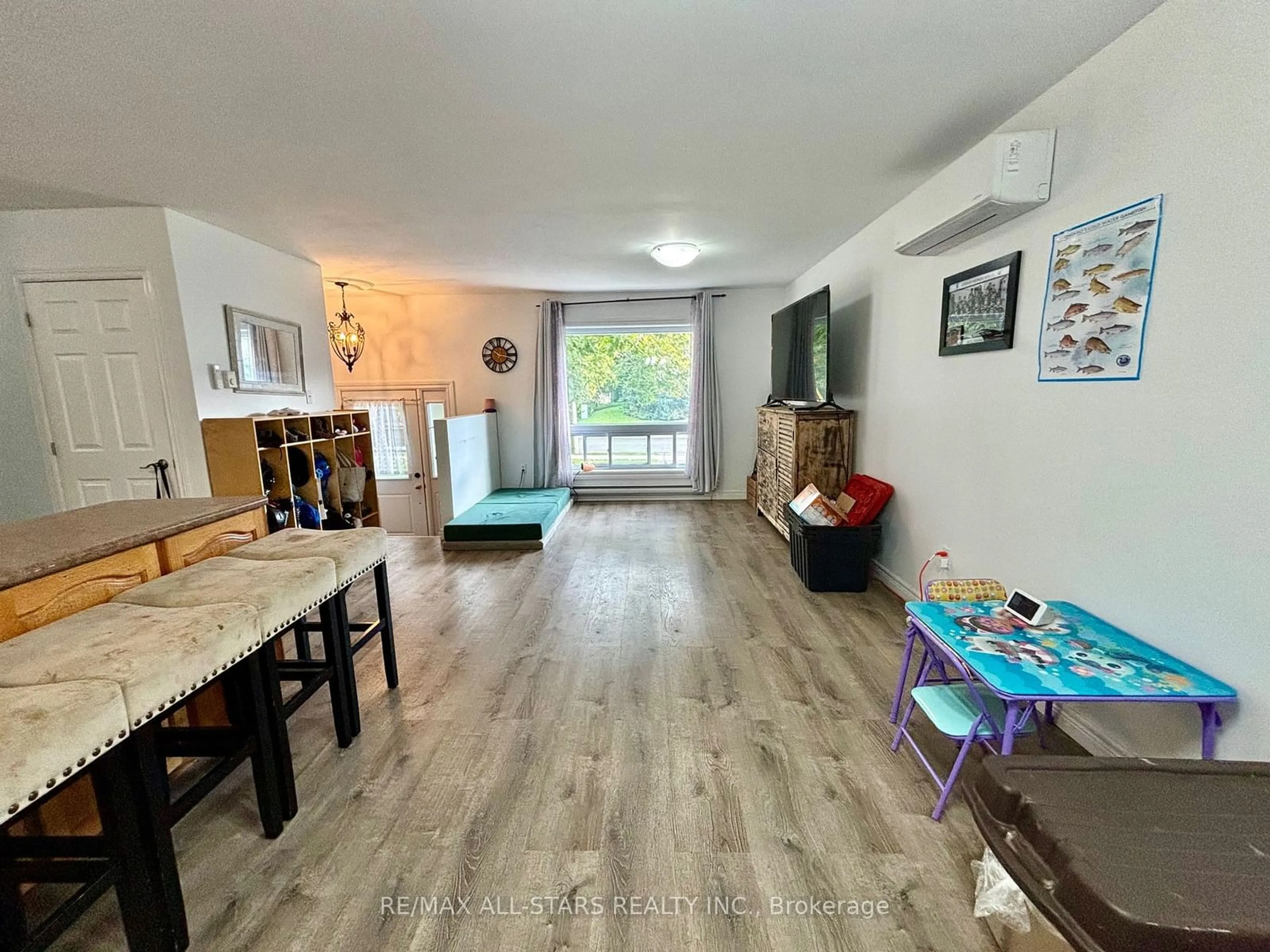 A pic of a room, wood floors for 3 Caroline St, Kawartha Lakes Ontario K9V 1T2