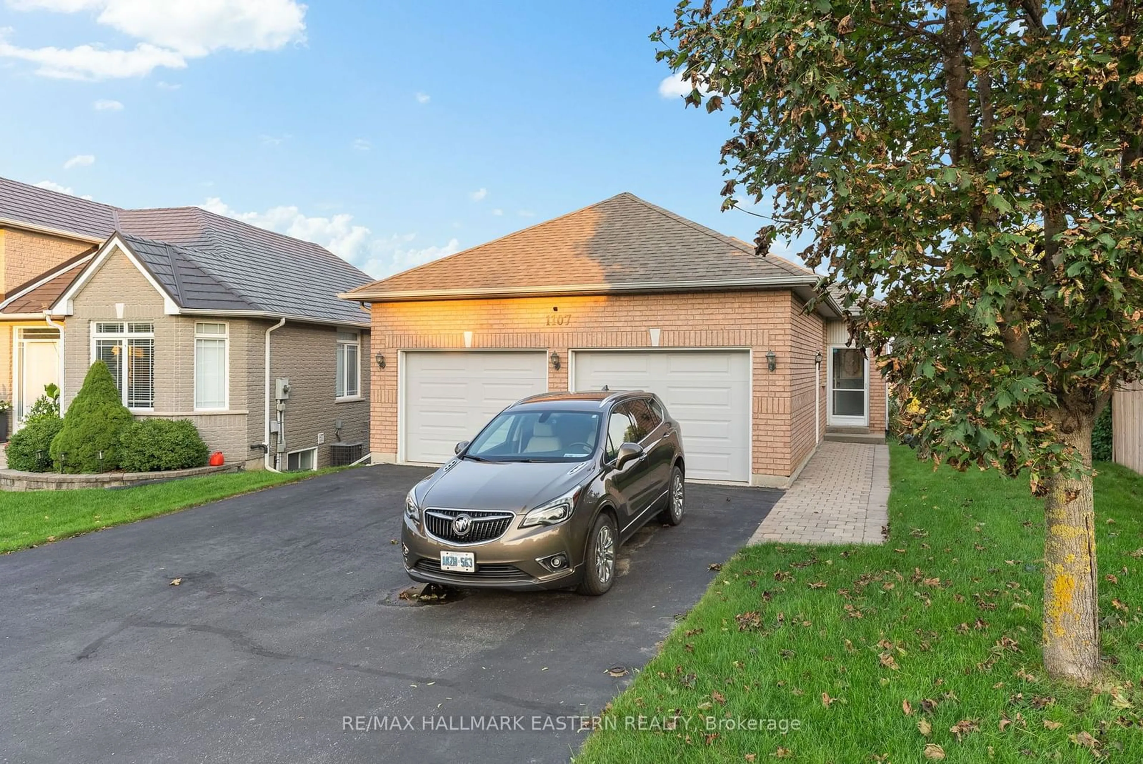 A pic from exterior of the house or condo, the street view for 1107 Baker St, Peterborough Ontario K9H 7R3